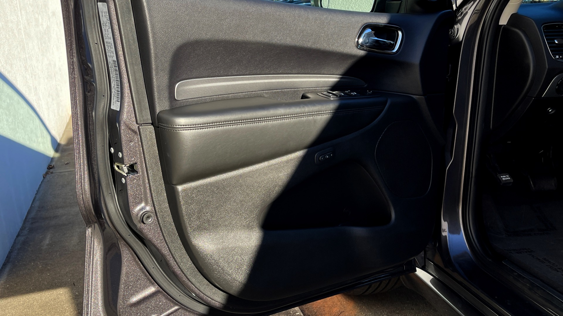 Used 2018 Dodge DURANGO GT RWD / 3.6L V6 / 8-SPD AUTO / APPLE CARPLAY / REARVIEW for sale $36,599 at Formula Imports in Charlotte NC 28227 23