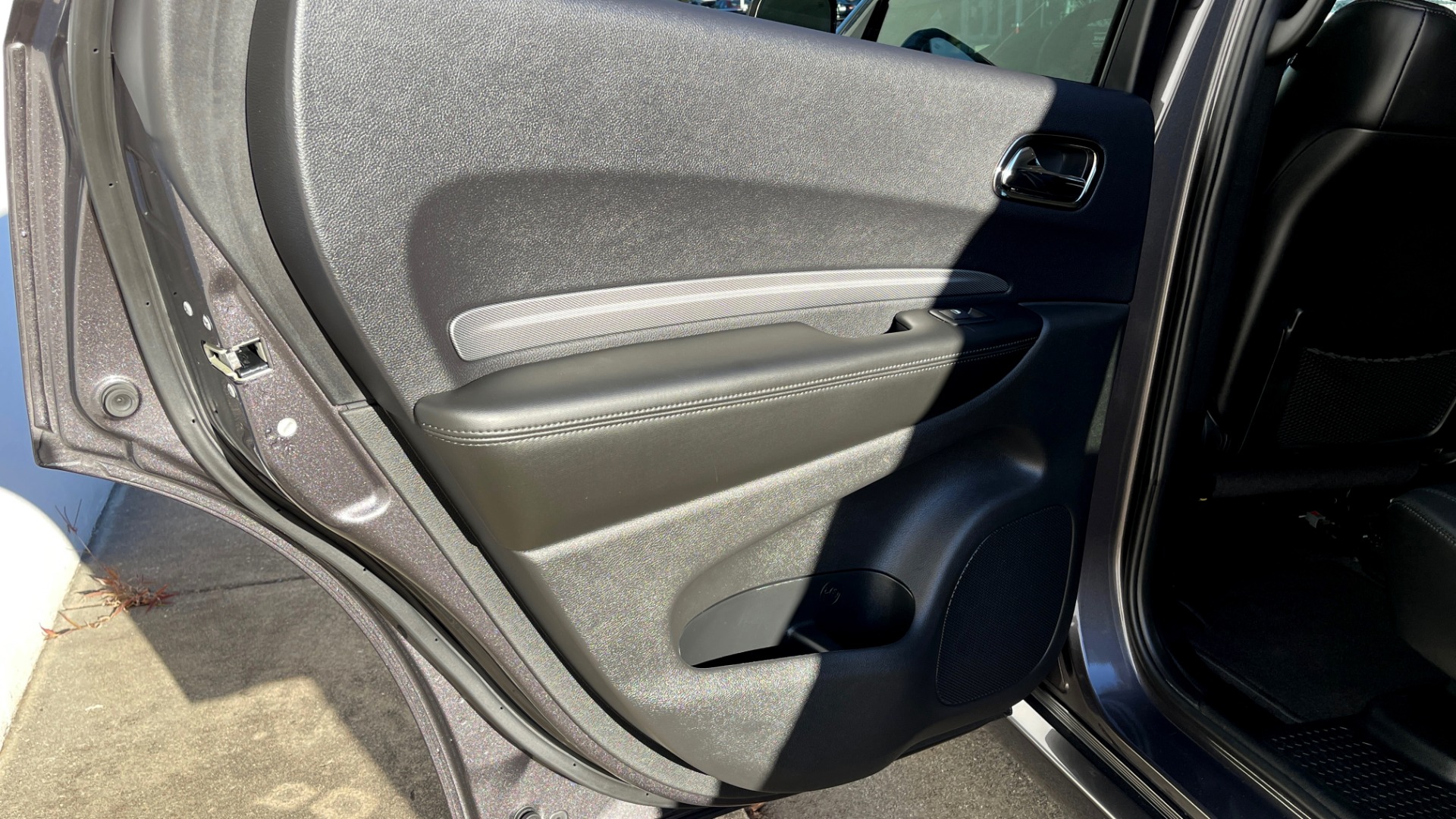 Used 2018 Dodge DURANGO GT RWD / 3.6L V6 / 8-SPD AUTO / APPLE CARPLAY / REARVIEW for sale $36,599 at Formula Imports in Charlotte NC 28227 41