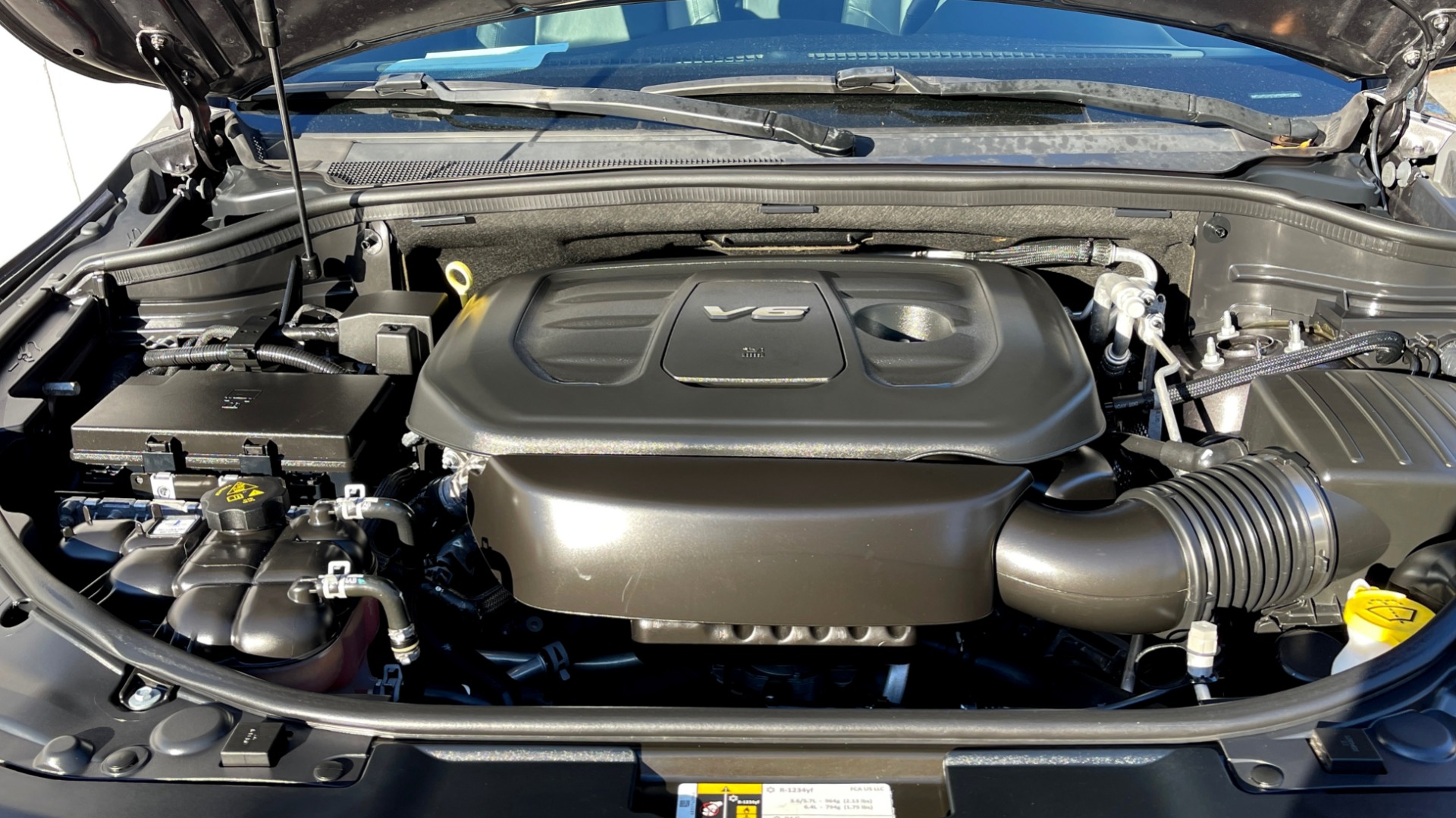 Used 2018 Dodge DURANGO GT RWD / 3.6L V6 / 8-SPD AUTO / APPLE CARPLAY / REARVIEW for sale $36,599 at Formula Imports in Charlotte NC 28227 9