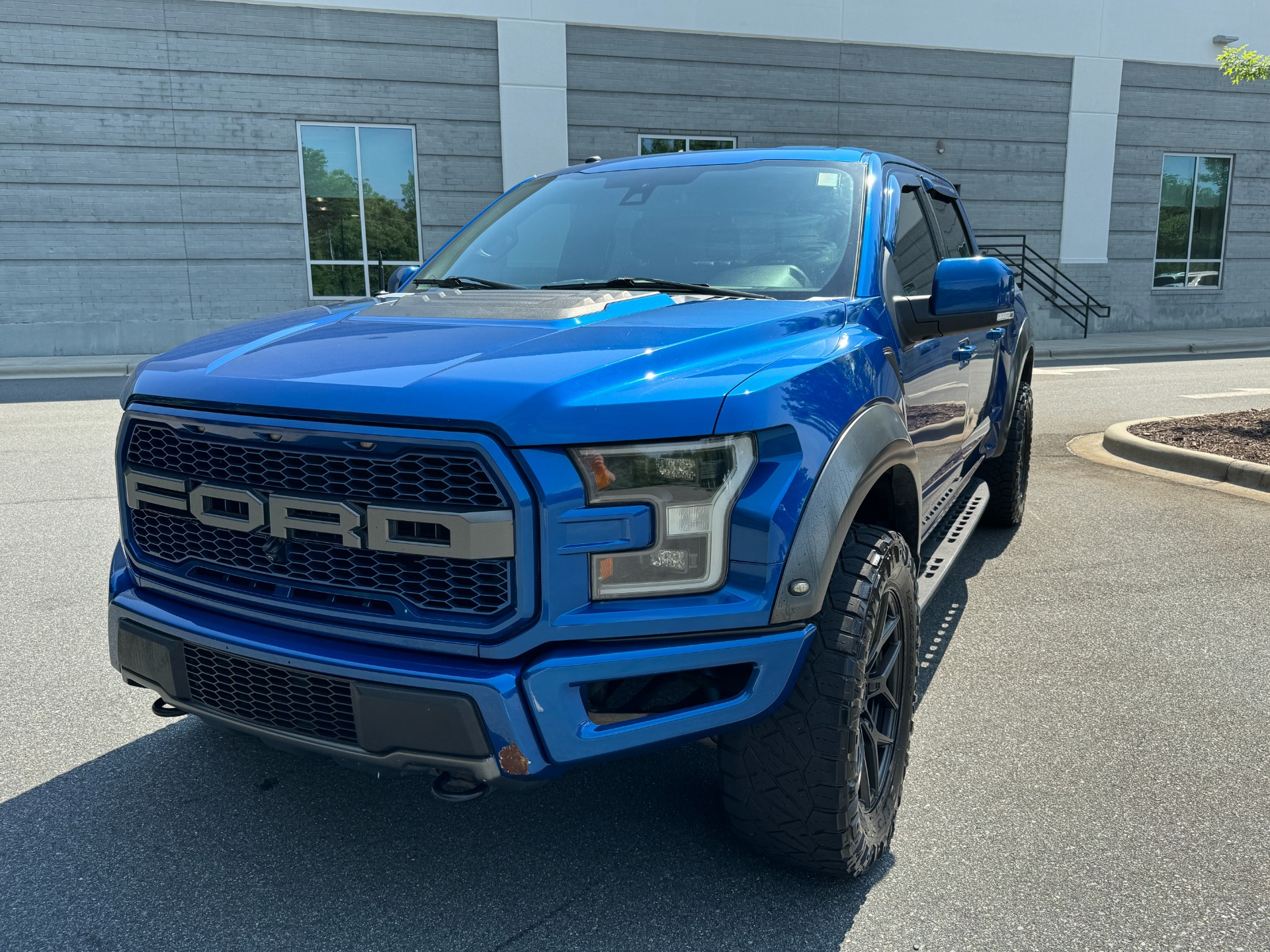 Used 2017 Ford F-150 RAPTOR SUPERCREW 4X4 3.5L / 10-SPD / TECH / SONY / PRO-TRAILER / REARVIEW for sale $54,495 at Formula Imports in Charlotte NC 28227 3