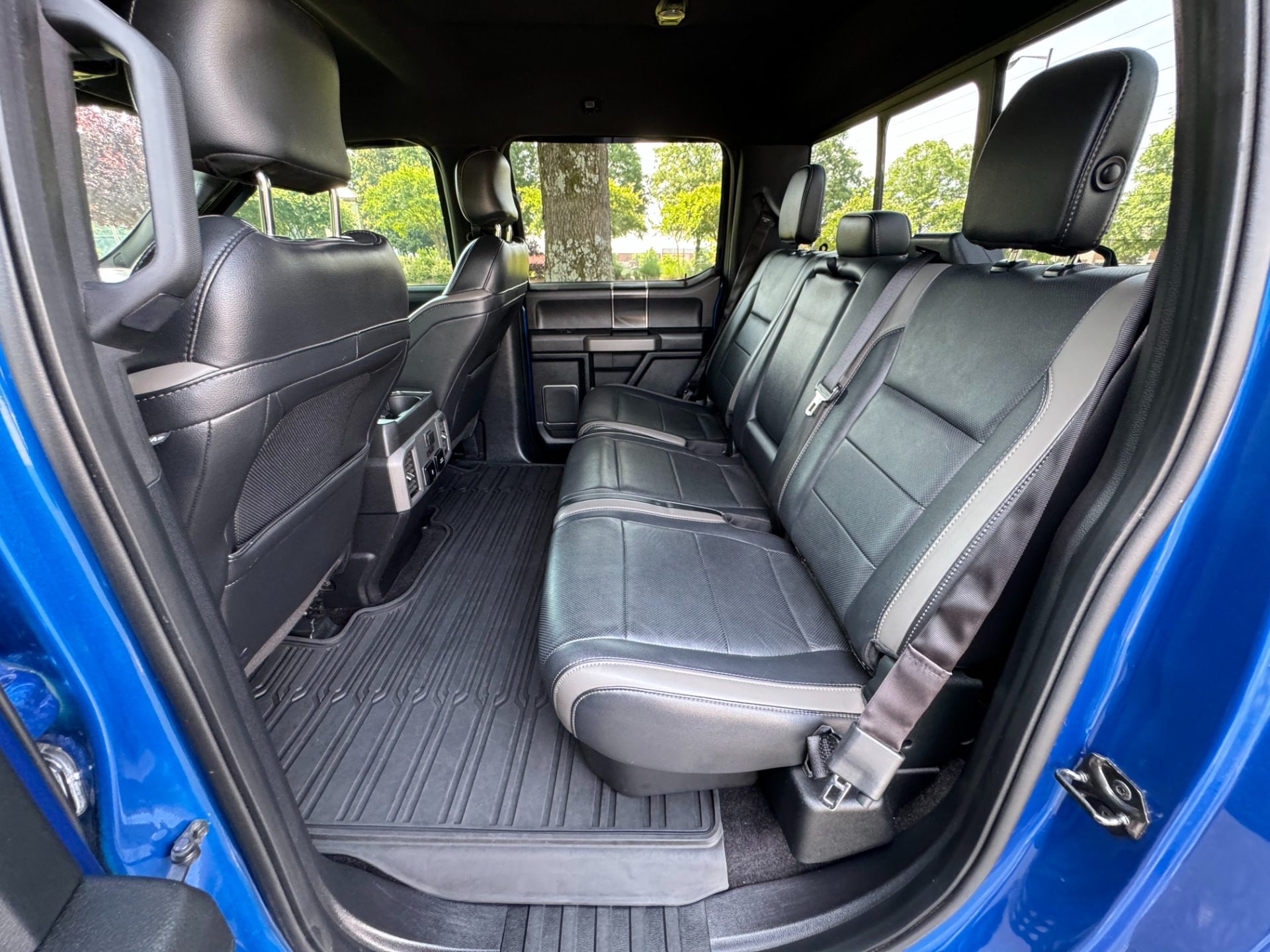 Used 2017 Ford F-150 RAPTOR SUPERCREW 4X4 3.5L / 10-SPD / TECH / SONY / PRO-TRAILER / REARVIEW for sale $54,495 at Formula Imports in Charlotte NC 28227 37