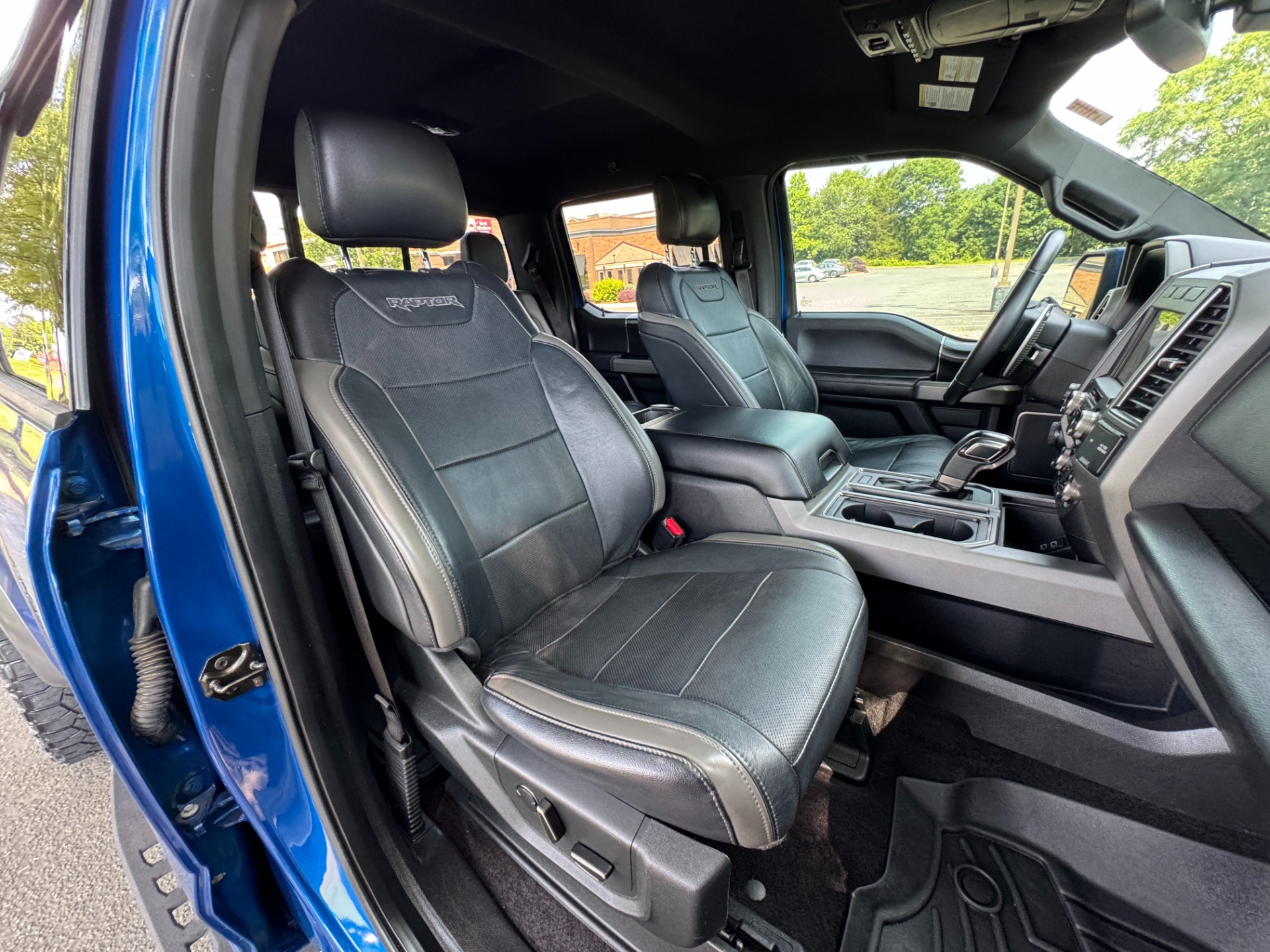 Used 2017 Ford F-150 RAPTOR SUPERCREW 4X4 3.5L / 10-SPD / TECH / SONY / PRO-TRAILER / REARVIEW for sale $54,495 at Formula Imports in Charlotte NC 28227 44