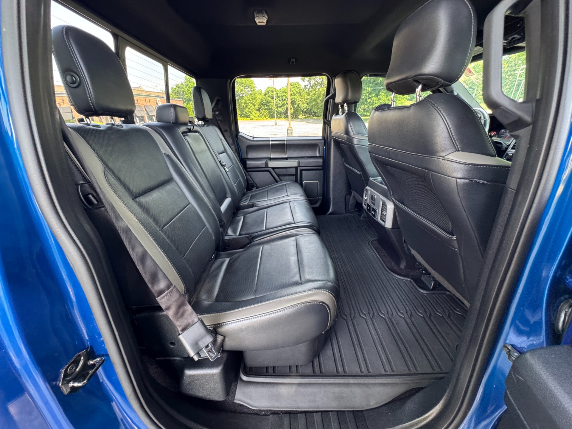 Used 2017 Ford F-150 RAPTOR SUPERCREW 4X4 3.5L / 10-SPD / TECH / SONY / PRO-TRAILER / REARVIEW for sale $54,495 at Formula Imports in Charlotte NC 28227 49