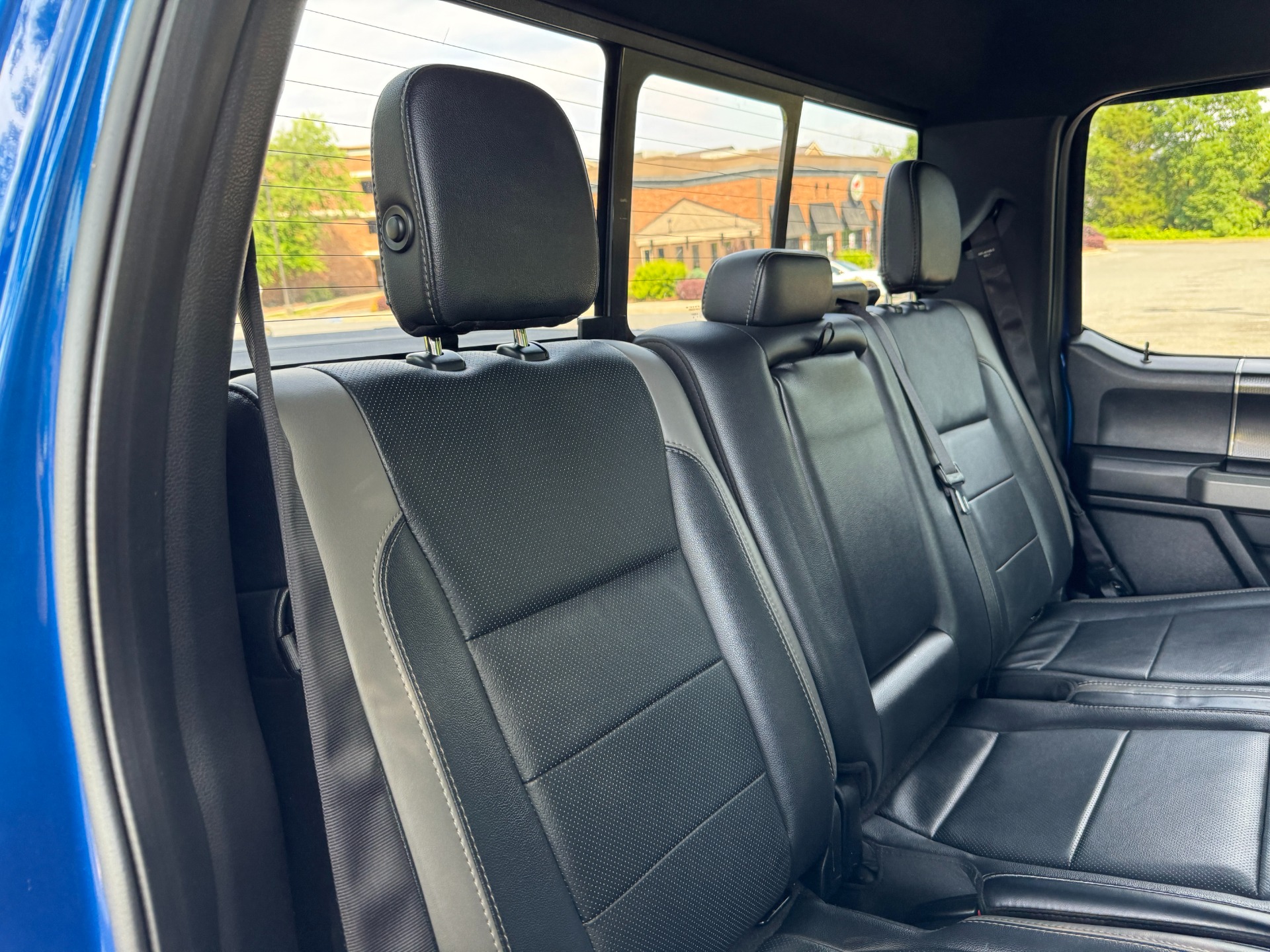 Used 2017 Ford F-150 RAPTOR SUPERCREW 4X4 3.5L / 10-SPD / TECH / SONY / PRO-TRAILER / REARVIEW for sale $54,495 at Formula Imports in Charlotte NC 28227 51