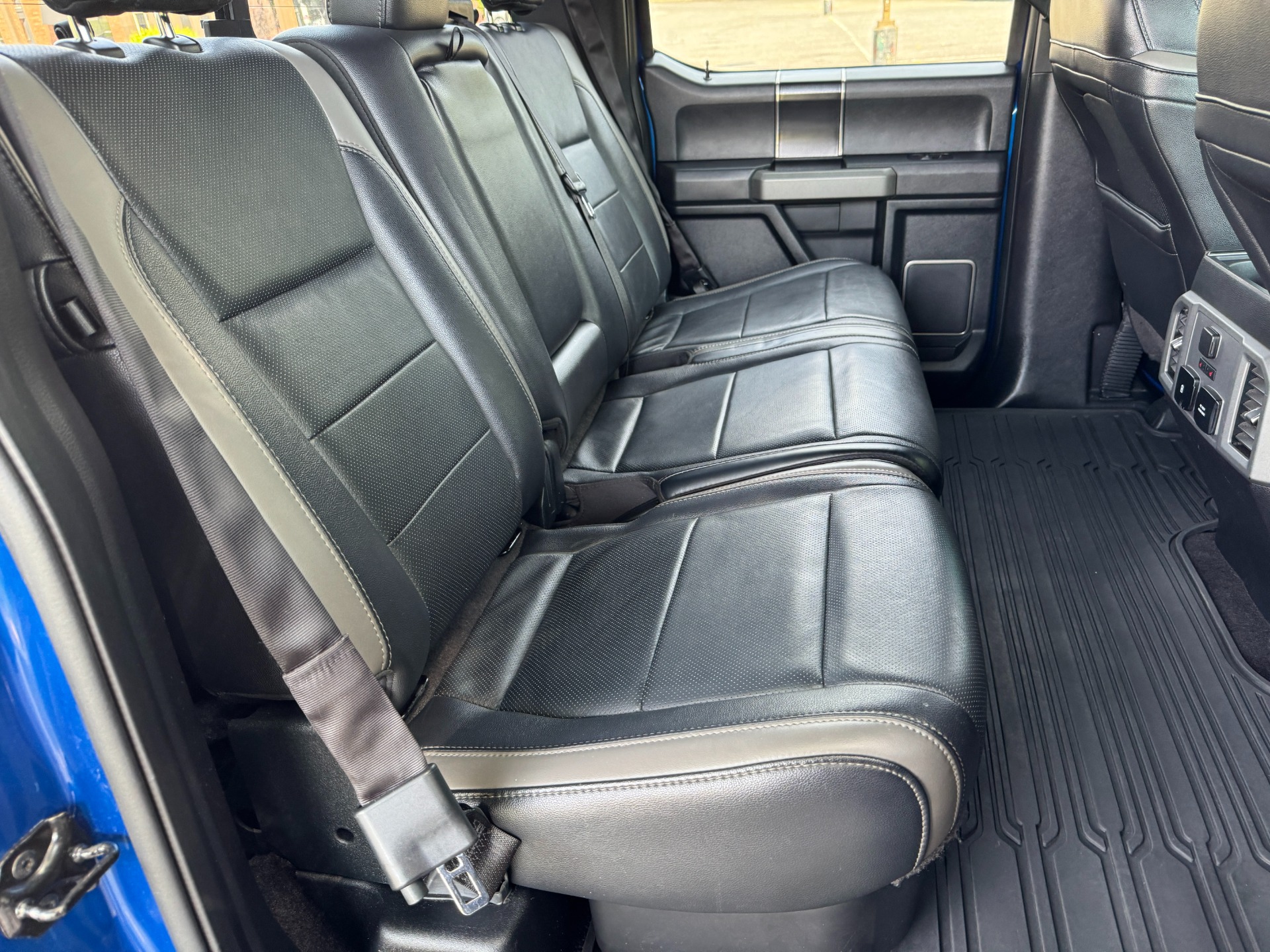 Used 2017 Ford F-150 RAPTOR SUPERCREW 4X4 3.5L / 10-SPD / TECH / SONY / PRO-TRAILER / REARVIEW for sale $54,495 at Formula Imports in Charlotte NC 28227 52