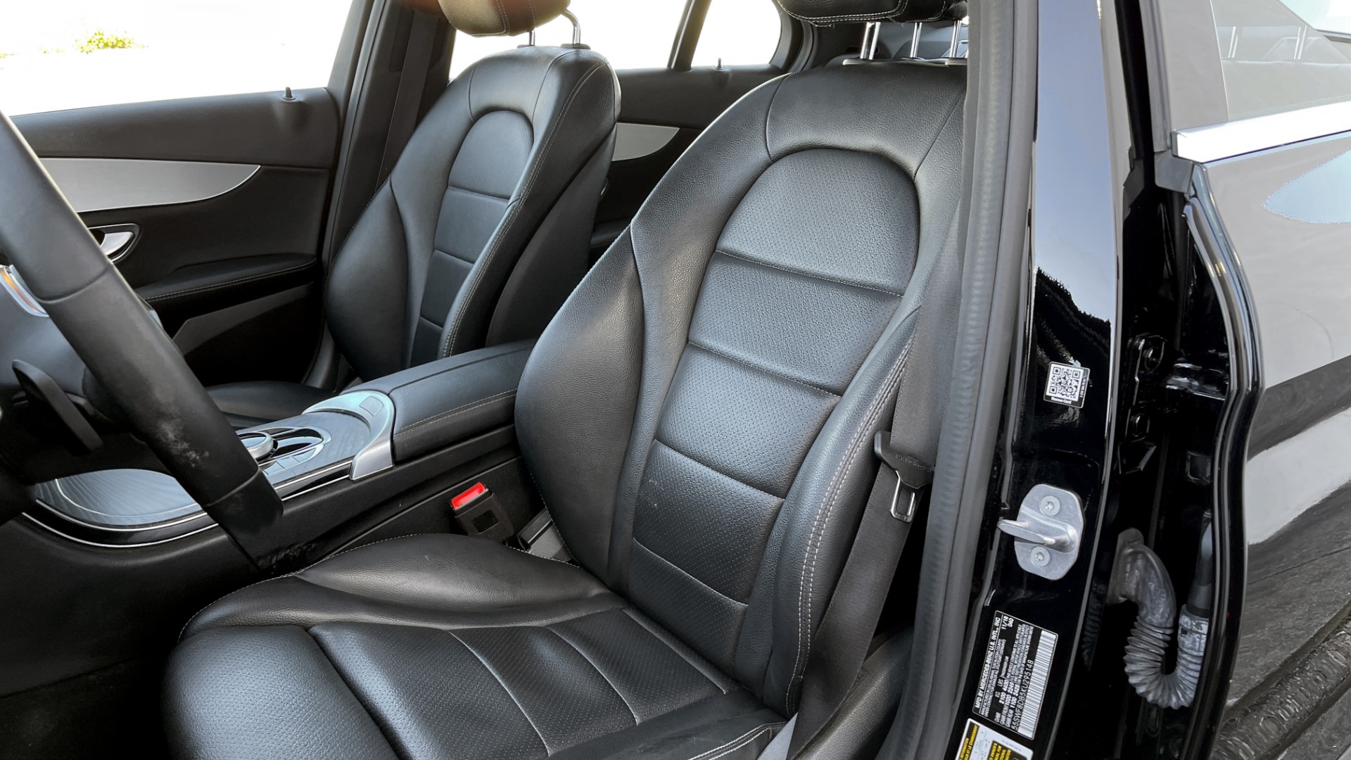 Used 2019 Mercedes-Benz C-CLASS C 300 2.0L SEDAN / SUNROOF / BLIND SPOT ASST / HTD STS / REARVIEW for sale Sold at Formula Imports in Charlotte NC 28227 28