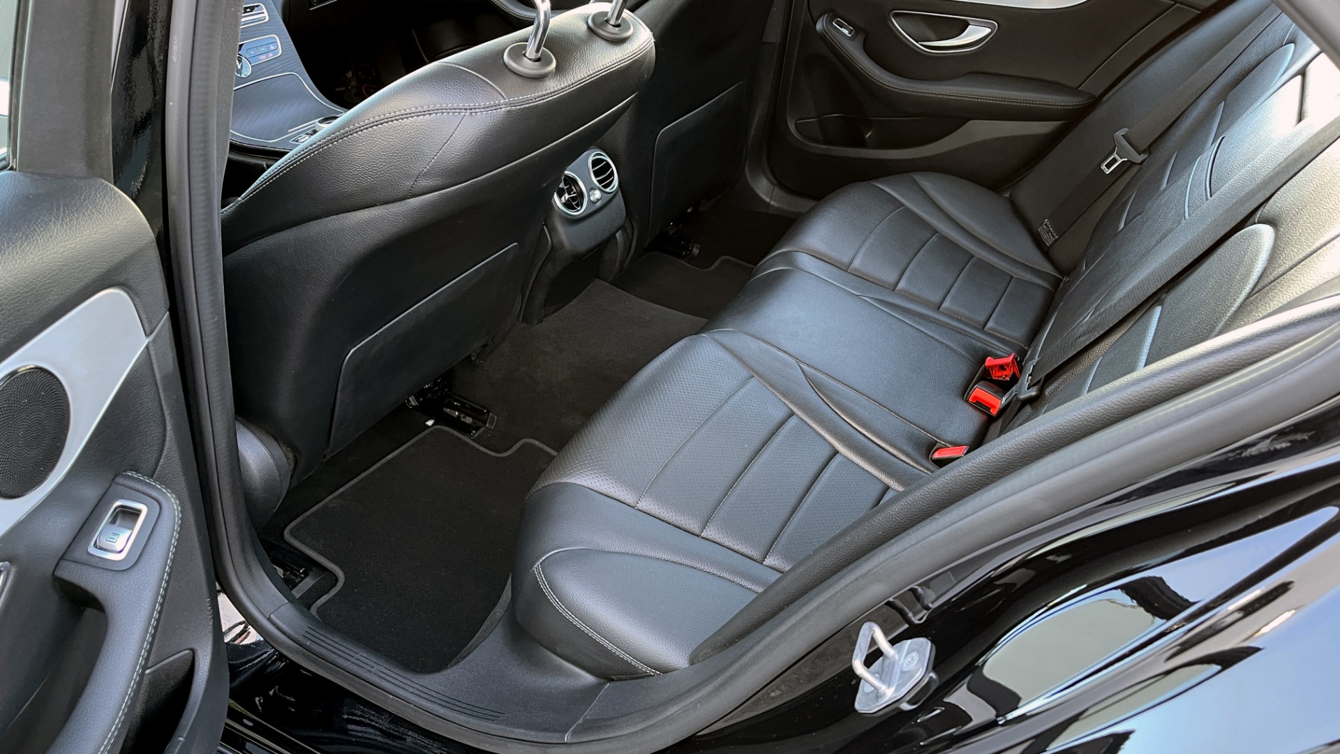 Used 2019 Mercedes-Benz C-CLASS C 300 SEDAN / SUNROOF / BLIND SPOT / HTD STS / REARVIEW for sale $35,495 at Formula Imports in Charlotte NC 28227 46