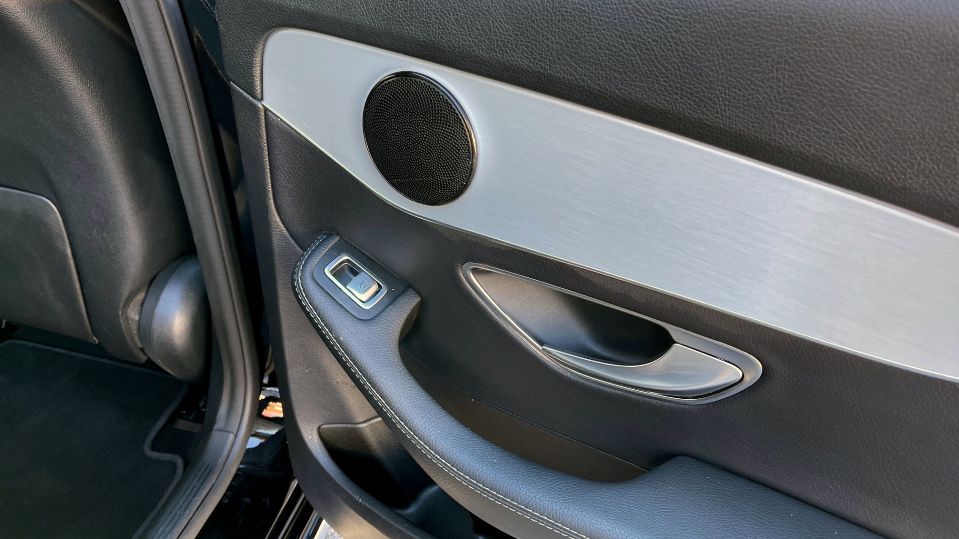 Used 2019 Mercedes-Benz C-CLASS C 300 SEDAN / SUNROOF / BLIND SPOT / HTD STS / REARVIEW for sale $35,495 at Formula Imports in Charlotte NC 28227 51