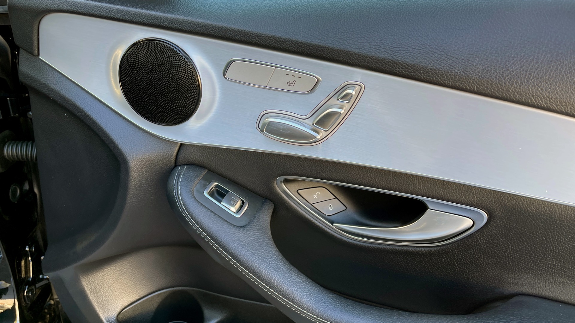 Used 2019 Mercedes-Benz C-CLASS C 300 2.0L SEDAN / SUNROOF / BLIND SPOT ASST / HTD STS / REARVIEW for sale Sold at Formula Imports in Charlotte NC 28227 55