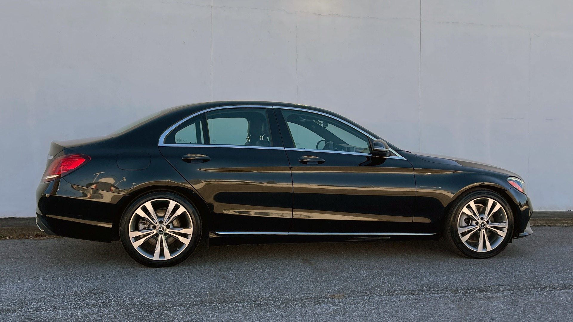 Used 2019 Mercedes-Benz C-CLASS C 300 2.0L SEDAN / SUNROOF / BLIND SPOT ASST / HTD STS / REARVIEW for sale Sold at Formula Imports in Charlotte NC 28227 6