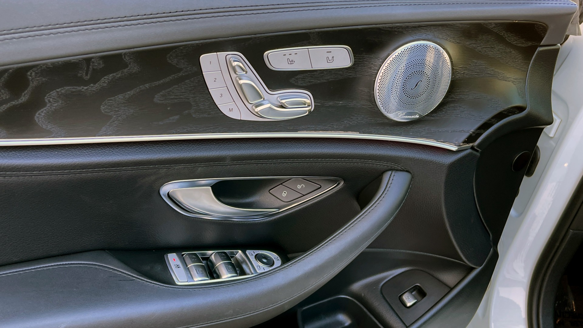Used 2018 Mercedes-Benz E-CLASS E 300 PREMIUM2 / AMG LINE / PANO-ROOF / BURMESTER / REARVIEW for sale $43,495 at Formula Imports in Charlotte NC 28227 25
