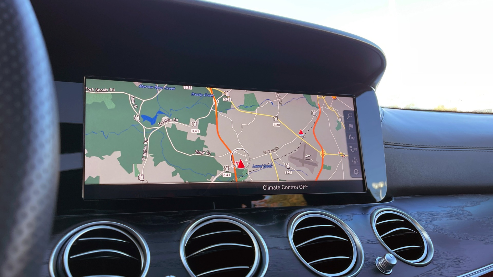 Used 2018 Mercedes-Benz E-CLASS E 300 PREMIUM2 / AMG LINE / PANO-ROOF / BURMESTER / REARVIEW for sale $43,495 at Formula Imports in Charlotte NC 28227 36