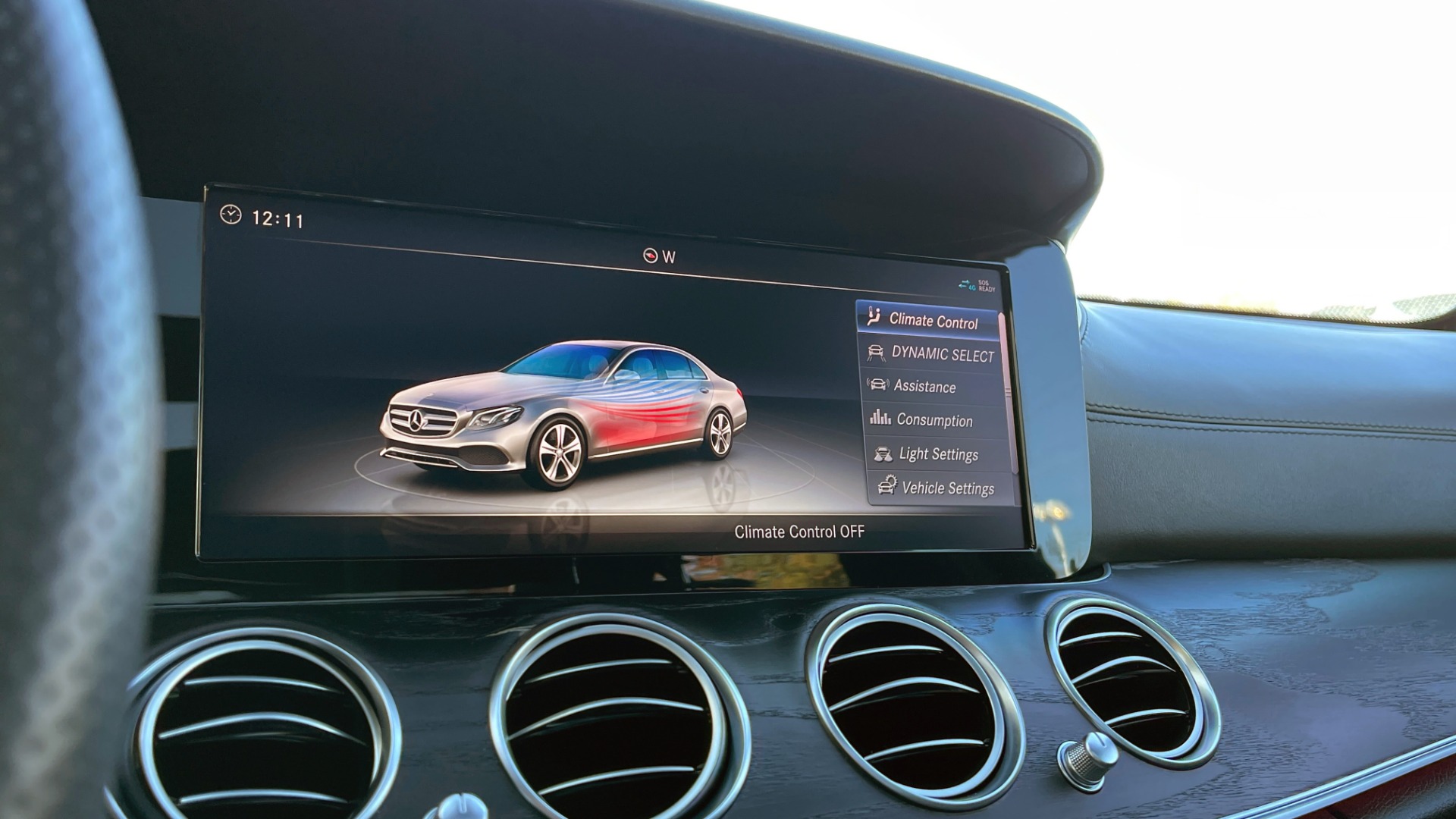 Used 2018 Mercedes-Benz E-CLASS E 300 PREMIUM2 / AMG LINE / PANO-ROOF / BURMESTER / REARVIEW for sale Sold at Formula Imports in Charlotte NC 28227 38