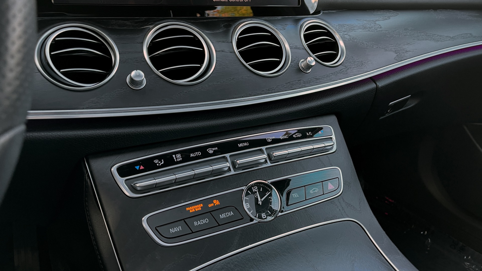 Used 2018 Mercedes-Benz E-CLASS E 300 PREMIUM2 / AMG LINE / PANO-ROOF / BURMESTER / REARVIEW for sale Sold at Formula Imports in Charlotte NC 28227 39
