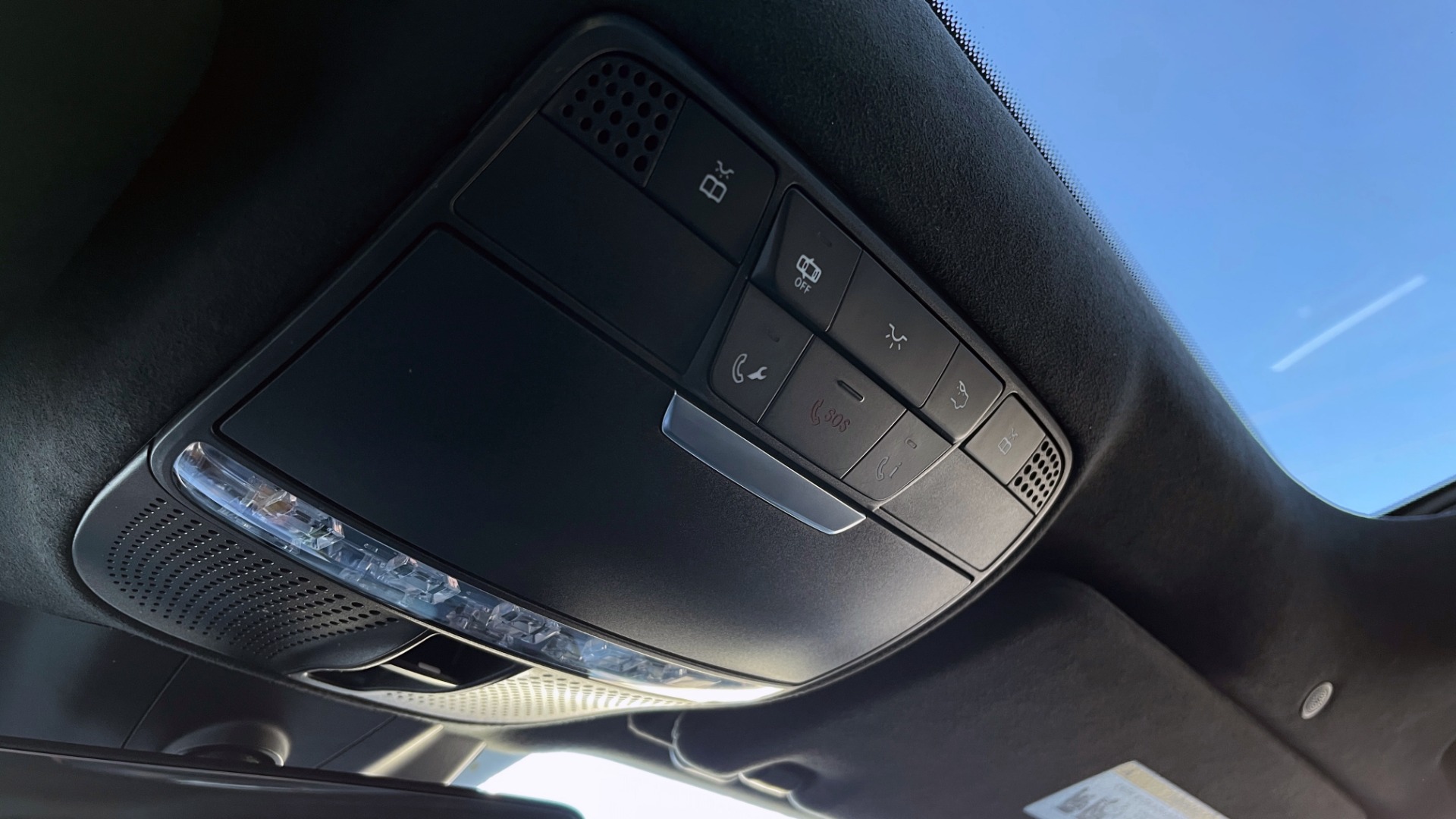 Used 2018 Mercedes-Benz E-CLASS E 300 PREMIUM2 / AMG LINE / PANO-ROOF / BURMESTER / REARVIEW for sale $43,495 at Formula Imports in Charlotte NC 28227 45