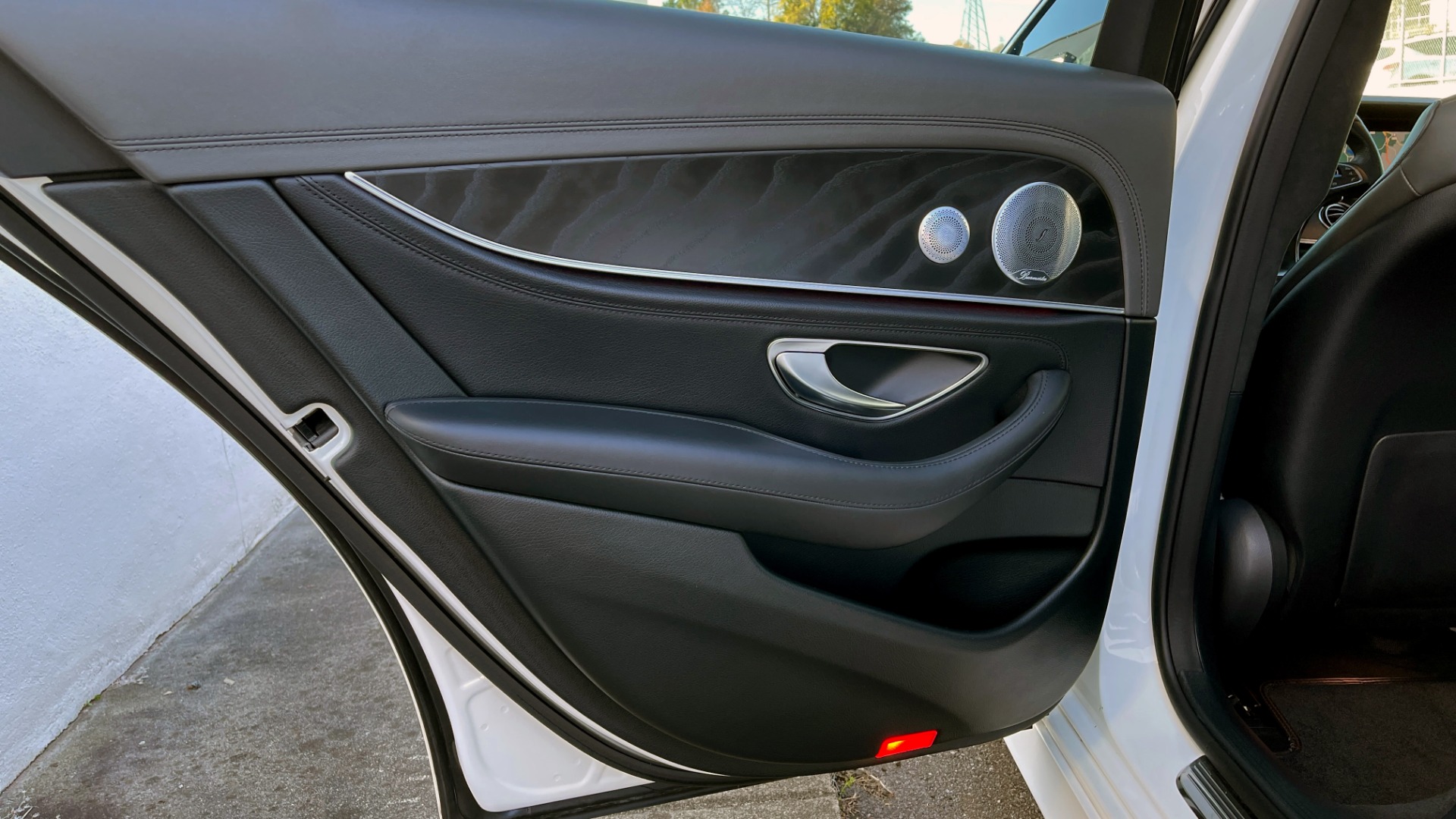 Used 2018 Mercedes-Benz E-CLASS E 300 PREMIUM2 / AMG LINE / PANO-ROOF / BURMESTER / REARVIEW for sale Sold at Formula Imports in Charlotte NC 28227 46