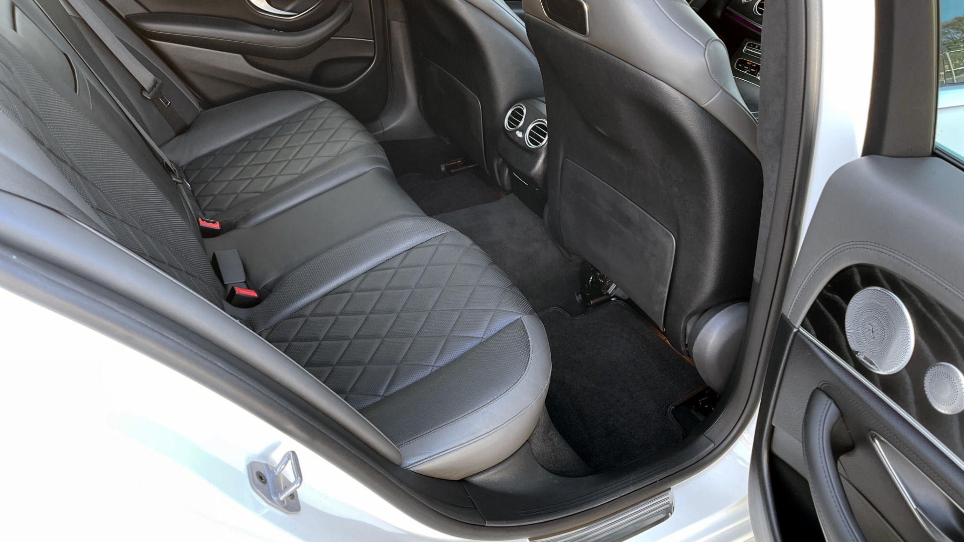 Used 2018 Mercedes-Benz E-CLASS E 300 PREMIUM2 / AMG LINE / PANO-ROOF / BURMESTER / REARVIEW for sale $43,495 at Formula Imports in Charlotte NC 28227 53