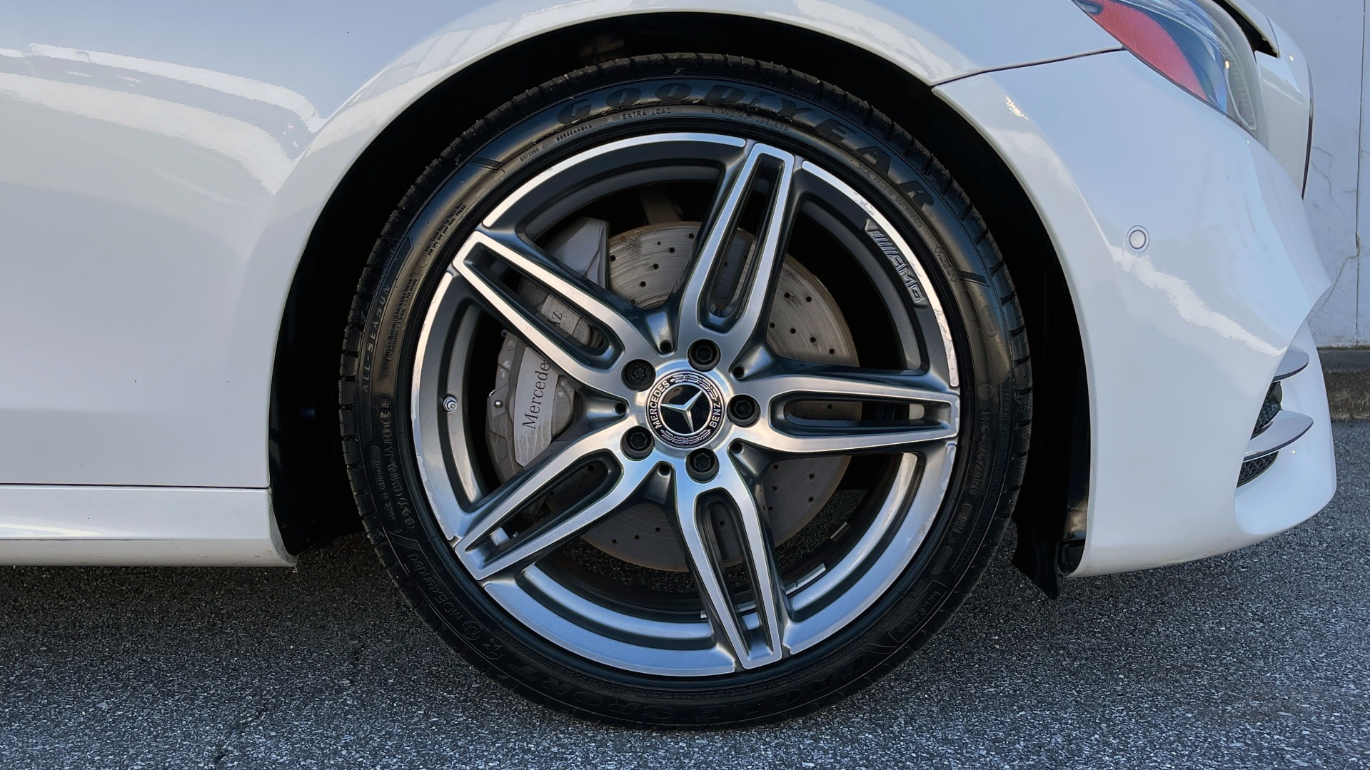 Used 2018 Mercedes-Benz E-CLASS E 300 PREMIUM2 / AMG LINE / PANO-ROOF / BURMESTER / REARVIEW for sale $43,495 at Formula Imports in Charlotte NC 28227 65