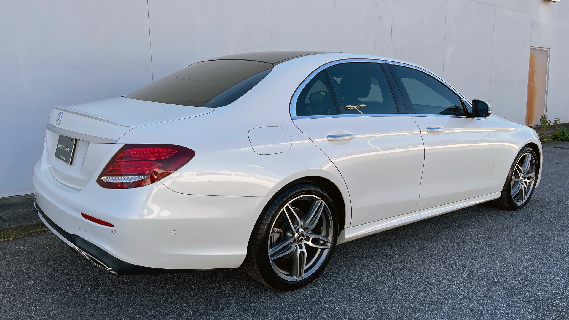 Used 2018 Mercedes-Benz E-CLASS E 300 PREMIUM2 / AMG LINE / PANO-ROOF / BURMESTER / REARVIEW for sale $43,495 at Formula Imports in Charlotte NC 28227 7