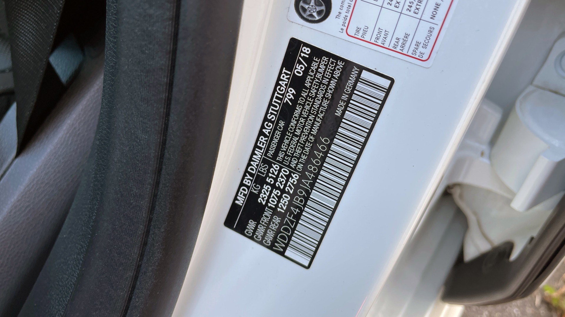 Used 2018 Mercedes-Benz E-CLASS E 300 PREMIUM2 / AMG LINE / PANO-ROOF / BURMESTER / REARVIEW for sale $43,495 at Formula Imports in Charlotte NC 28227 71