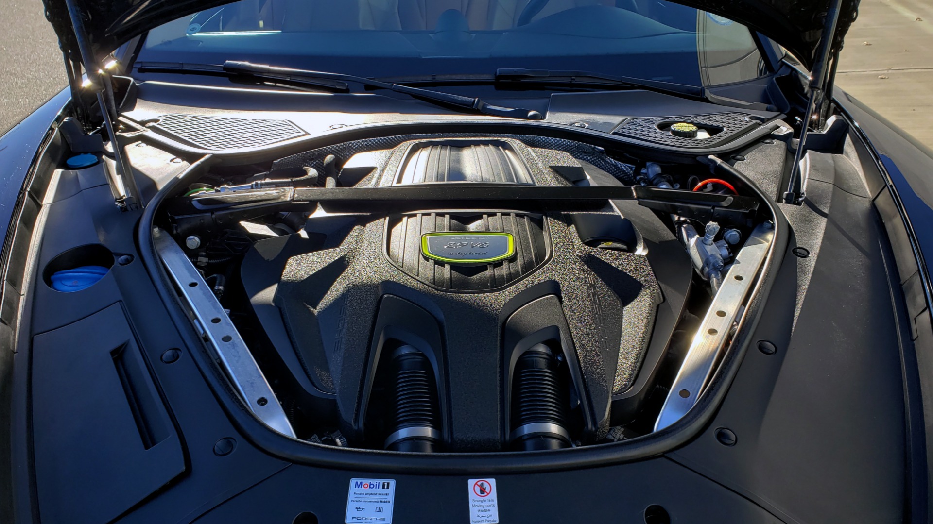 Used 2018 Porsche PANAMERA 4 E-HYBRID / AWD / NAV / SUNROOF / BOSE / REARVIEW for sale Sold at Formula Imports in Charlotte NC 28227 14
