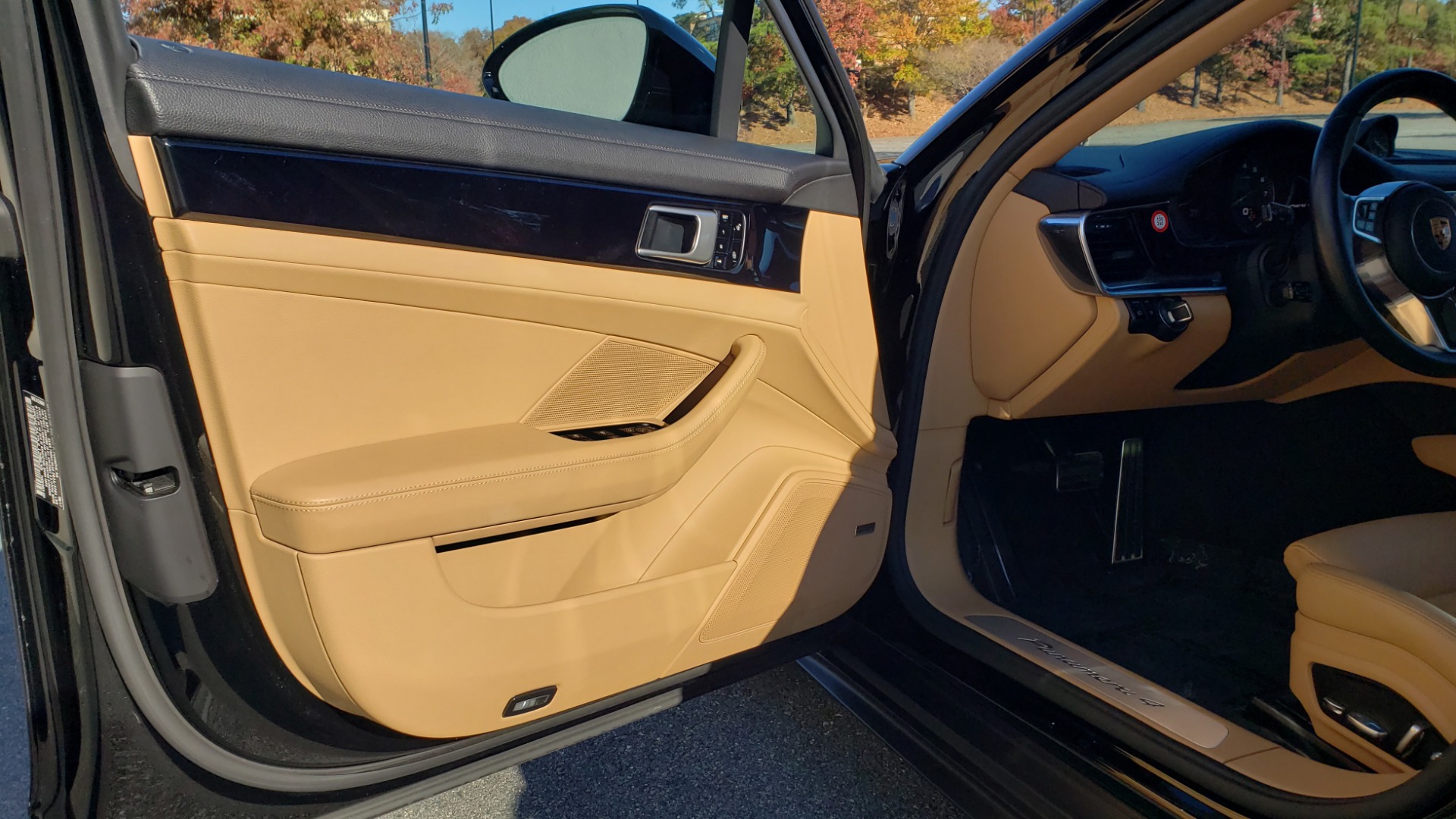 Used 2018 Porsche PANAMERA 4 E-HYBRID / AWD / NAV / SUNROOF / BOSE / REARVIEW for sale Sold at Formula Imports in Charlotte NC 28227 28