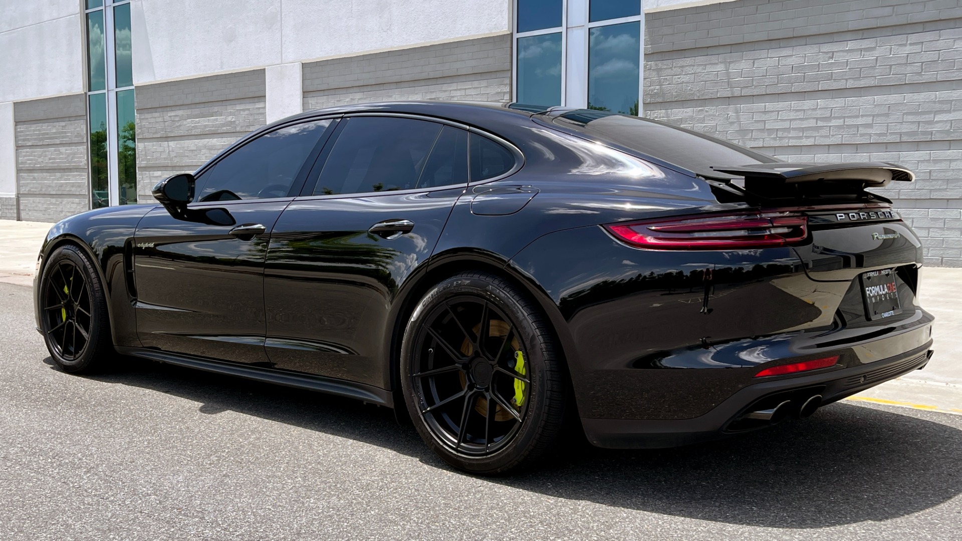 Used 2018 Porsche PANAMERA 4 E-HYBRID / AWD / NAV / SUNROOF / BOSE / REARVIEW for sale Sold at Formula Imports in Charlotte NC 28227 3