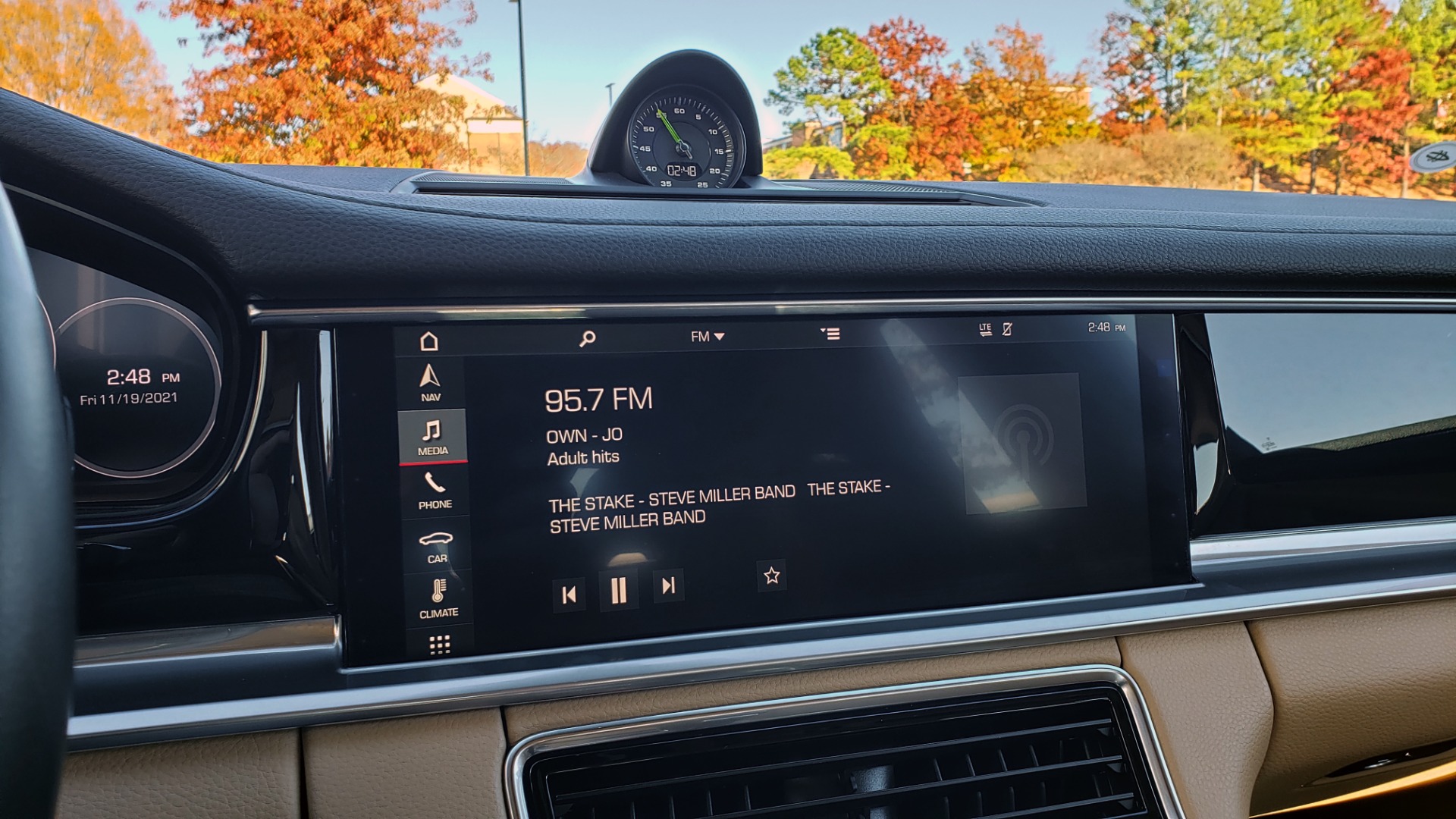 Used 2018 Porsche Panamera 4 E-Hybrid for sale $52,000 at Formula Imports in Charlotte NC 28227 40