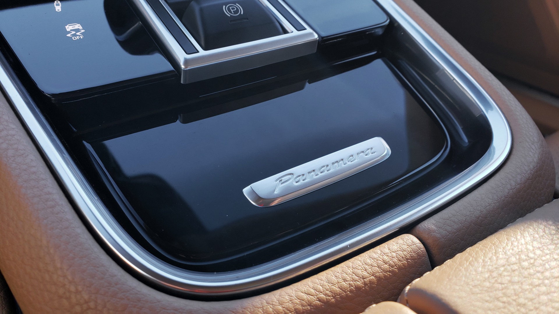 Used 2018 Porsche PANAMERA 4 E-HYBRID / AWD / NAV / SUNROOF / BOSE / REARVIEW for sale Sold at Formula Imports in Charlotte NC 28227 45