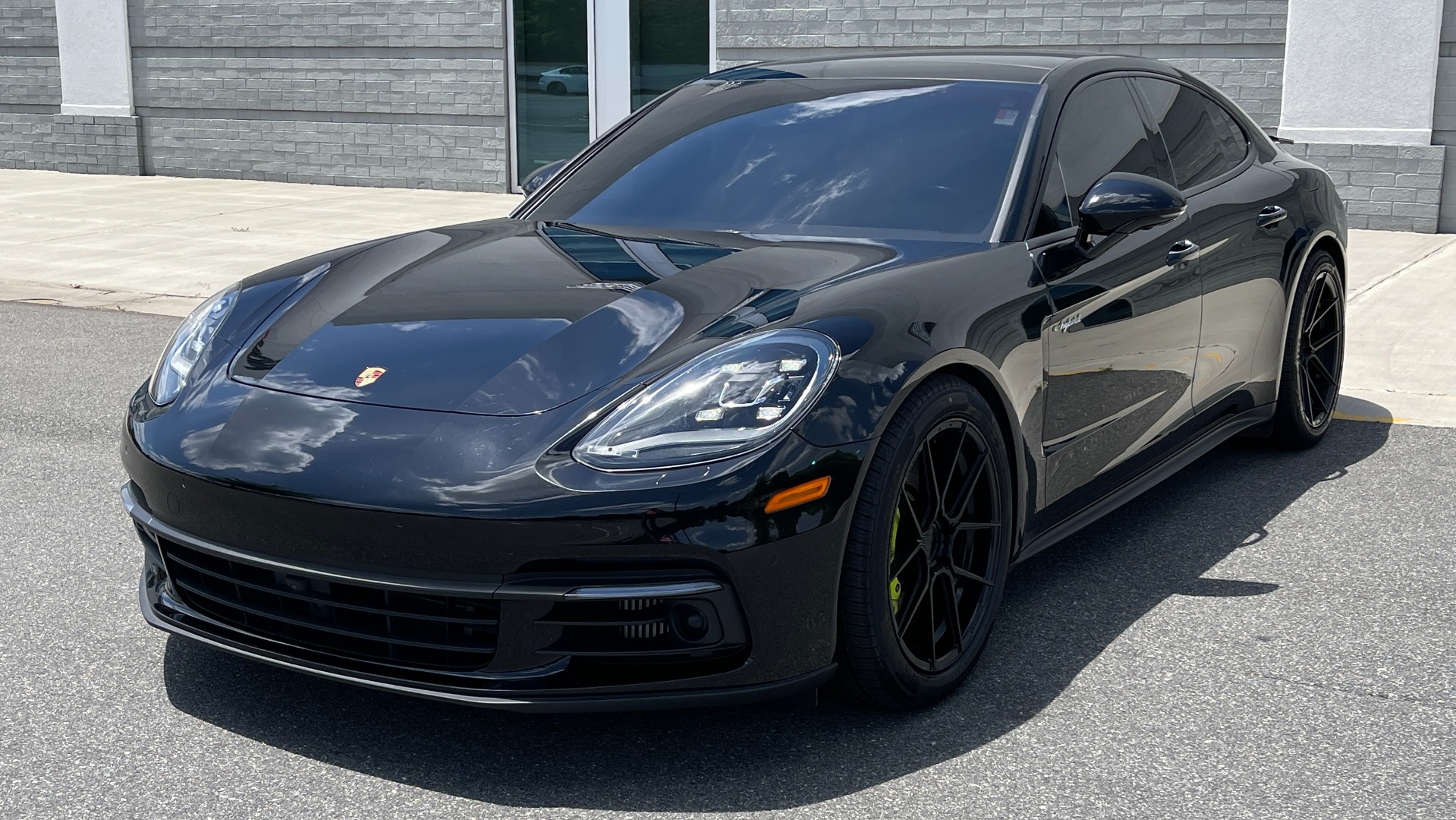 Used 2018 Porsche Panamera 4 E-Hybrid for sale $52,000 at Formula Imports in Charlotte NC 28227 5
