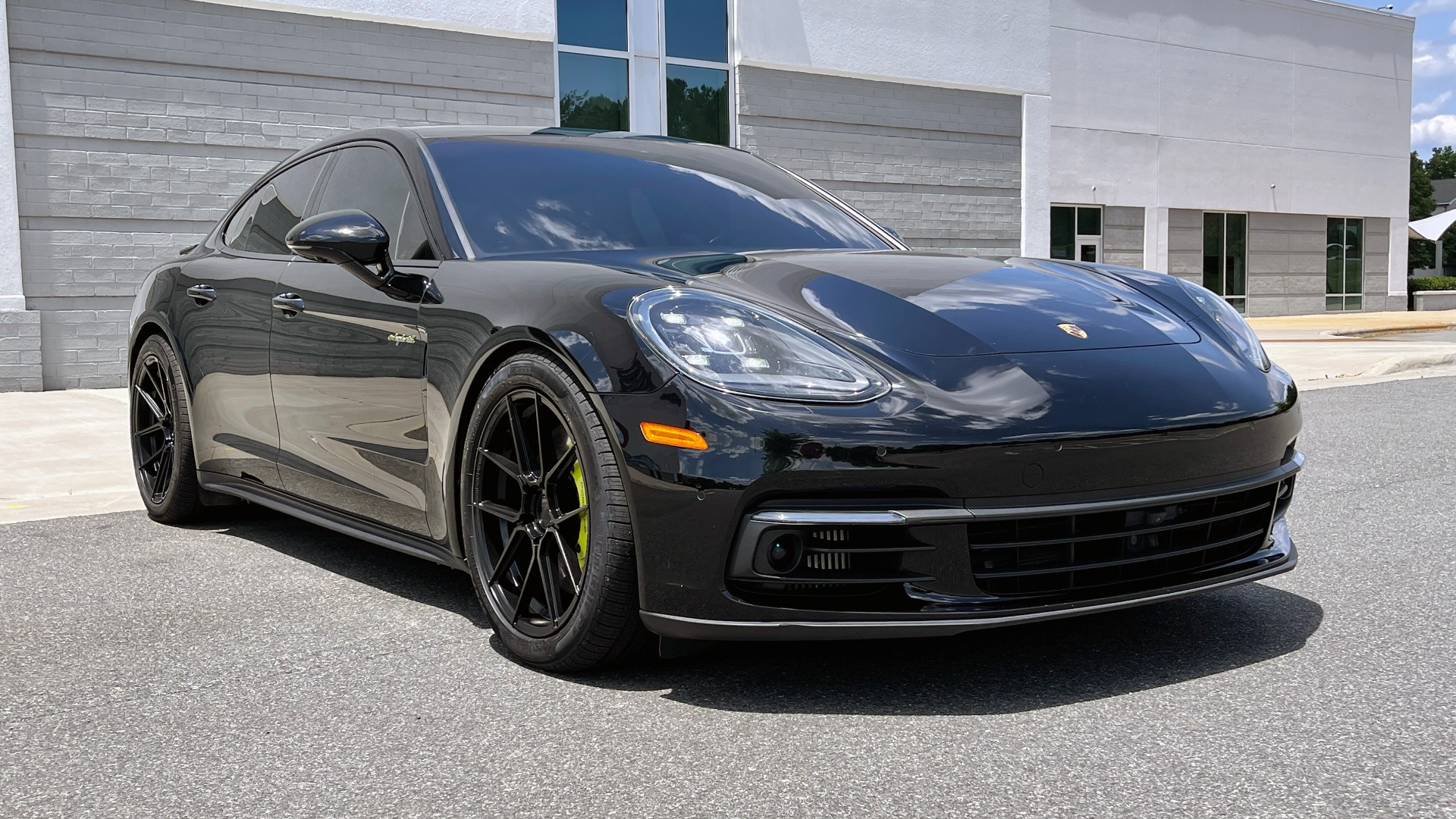 Used 2018 Porsche Panamera 4 E-Hybrid for sale $52,000 at Formula Imports in Charlotte NC 28227 6