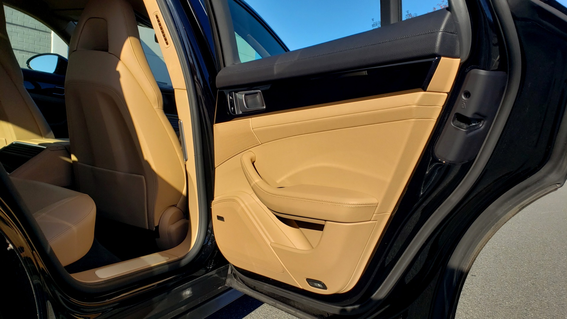 Used 2018 Porsche Panamera 4 E-Hybrid for sale $52,000 at Formula Imports in Charlotte NC 28227 65