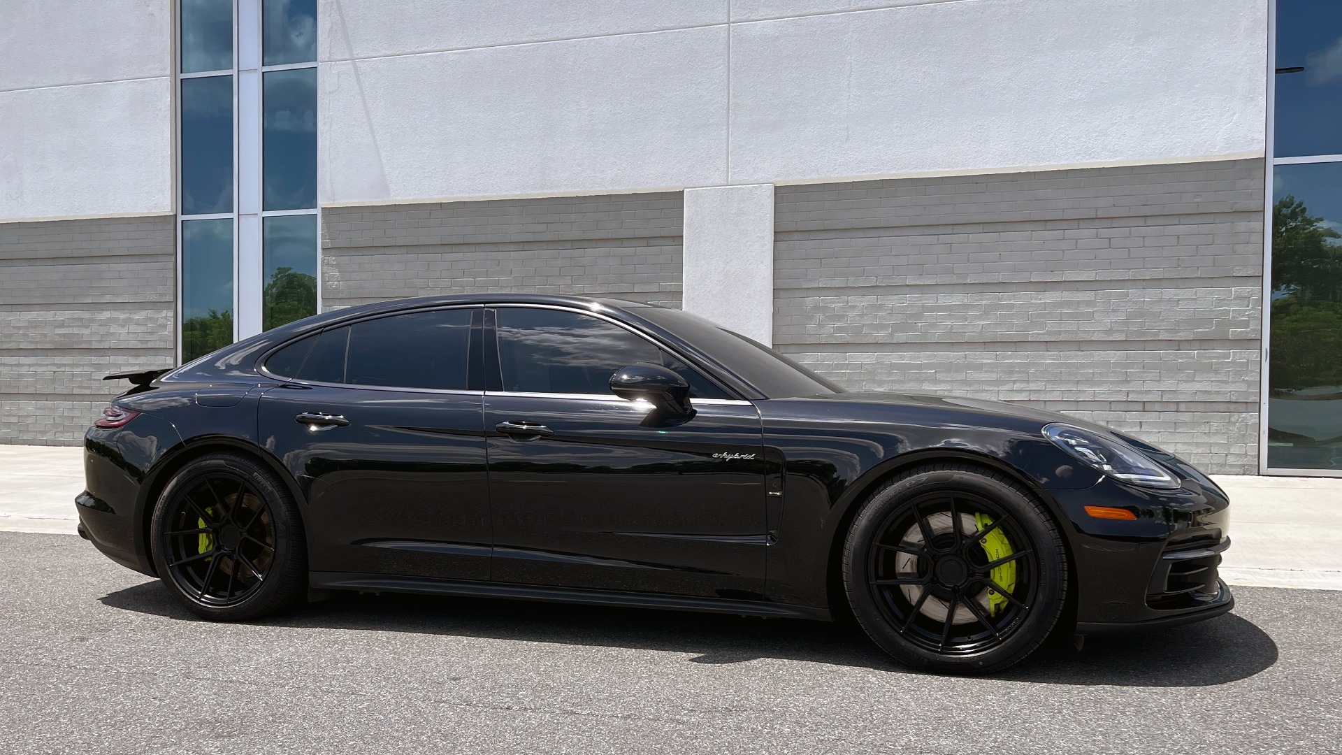 Used 2018 Porsche Panamera 4 E-Hybrid for sale $52,000 at Formula Imports in Charlotte NC 28227 8