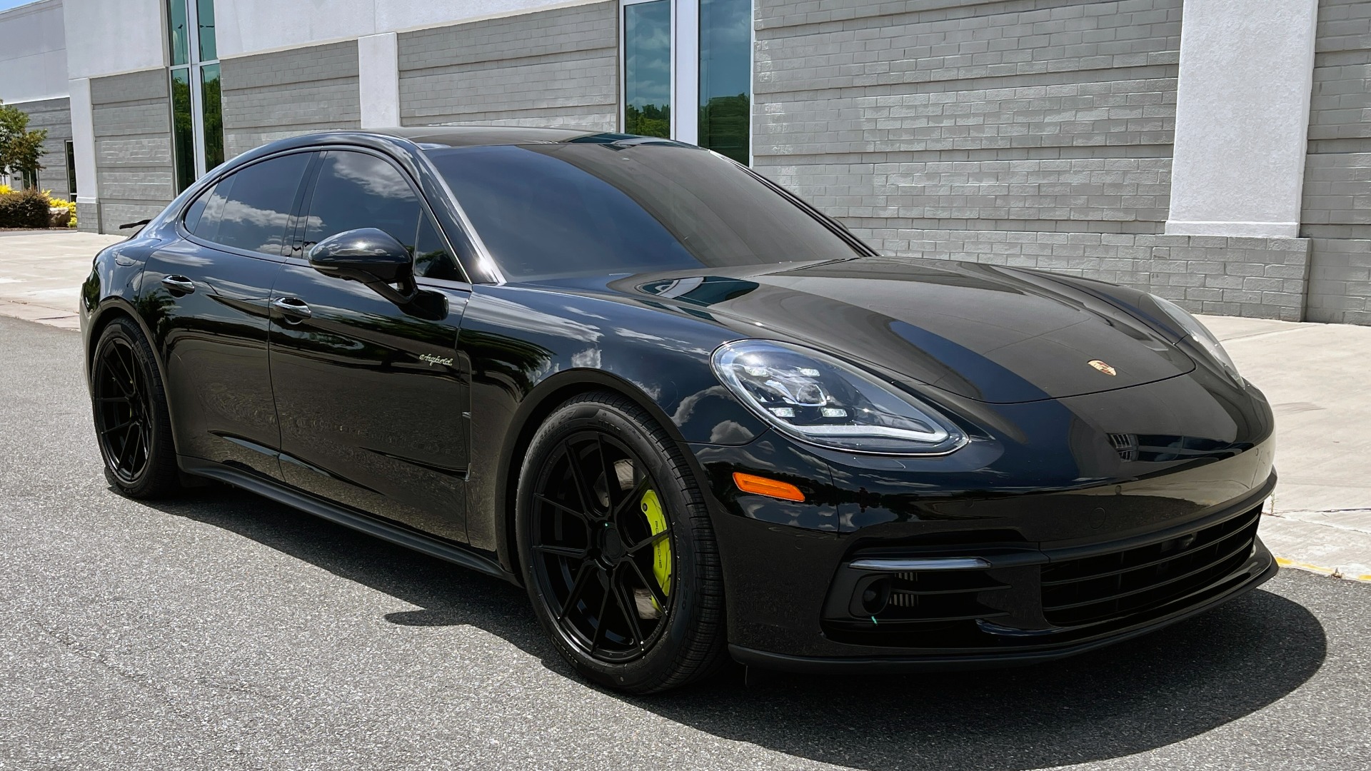 Used 2018 Porsche Panamera 4 E-Hybrid for sale $52,000 at Formula Imports in Charlotte NC 28227 9