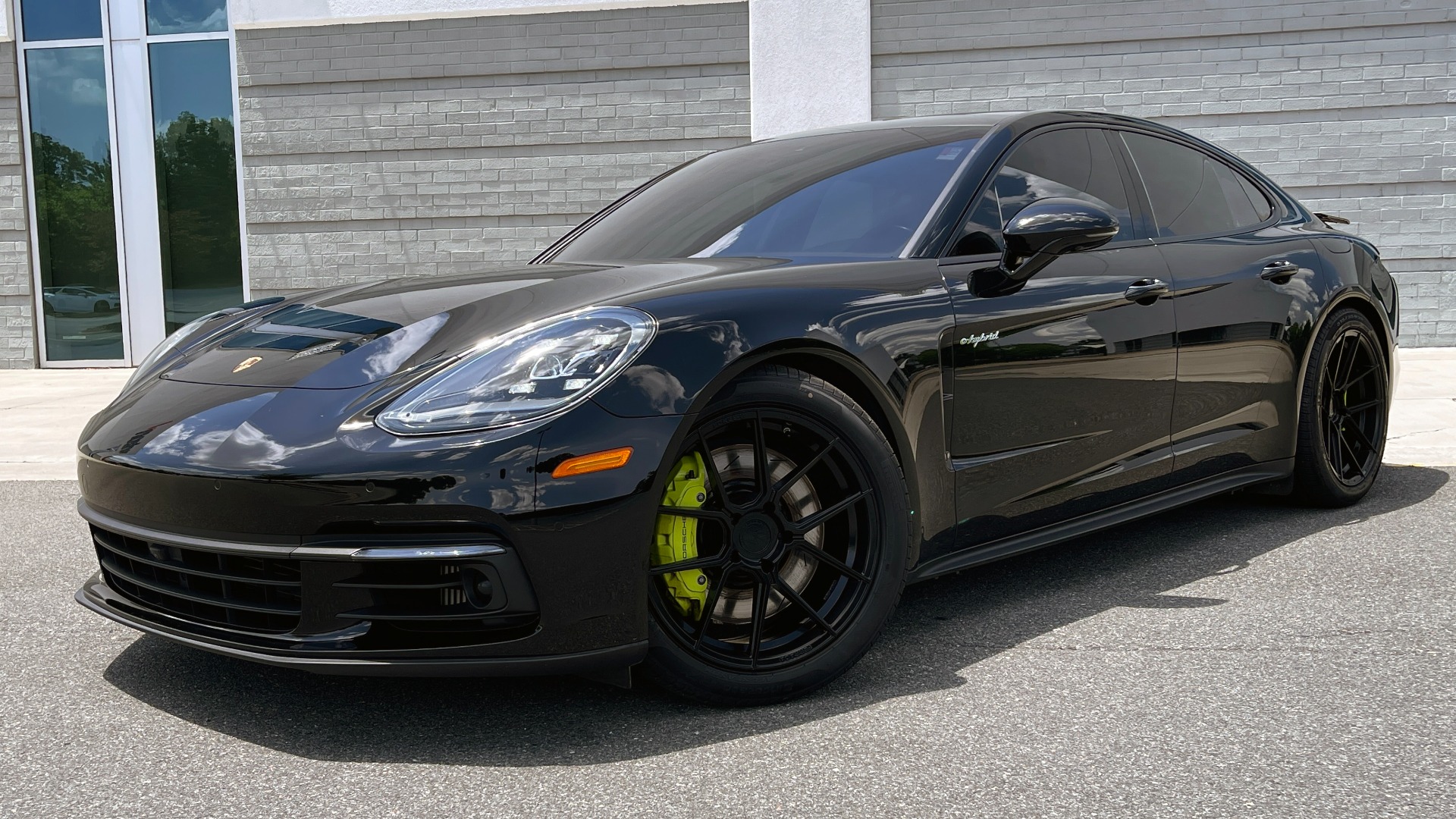 Used 2018 Porsche PANAMERA 4 E-HYBRID / AWD / NAV / SUNROOF / BOSE / REARVIEW for sale Sold at Formula Imports in Charlotte NC 28227 1