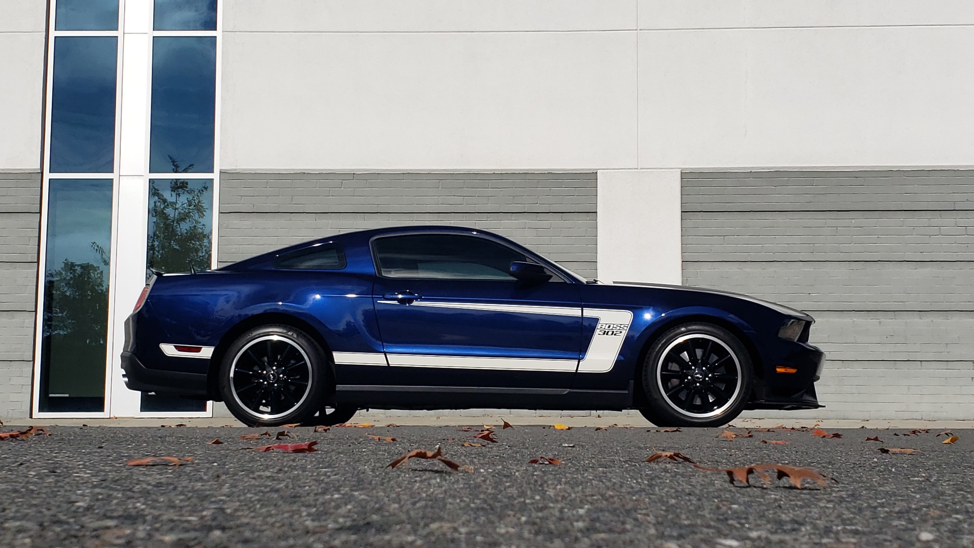 Used 2012 Ford MUSTANG BOSS 302 COUPE / 5.0L / 6-SPD MAN / RECARO SEATS / 3.73 GEARS for sale Sold at Formula Imports in Charlotte NC 28227 13