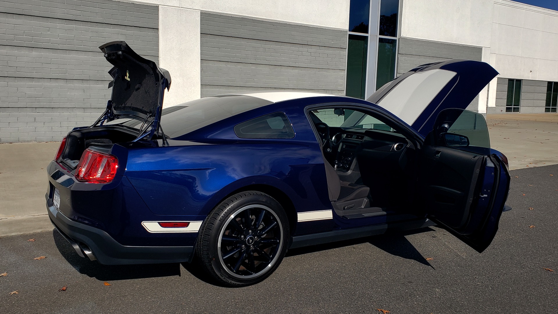 Used 2012 Ford MUSTANG BOSS 302 COUPE / 5.0L / 6-SPD MAN / RECARO SEATS / 3.73 GEARS for sale Sold at Formula Imports in Charlotte NC 28227 16