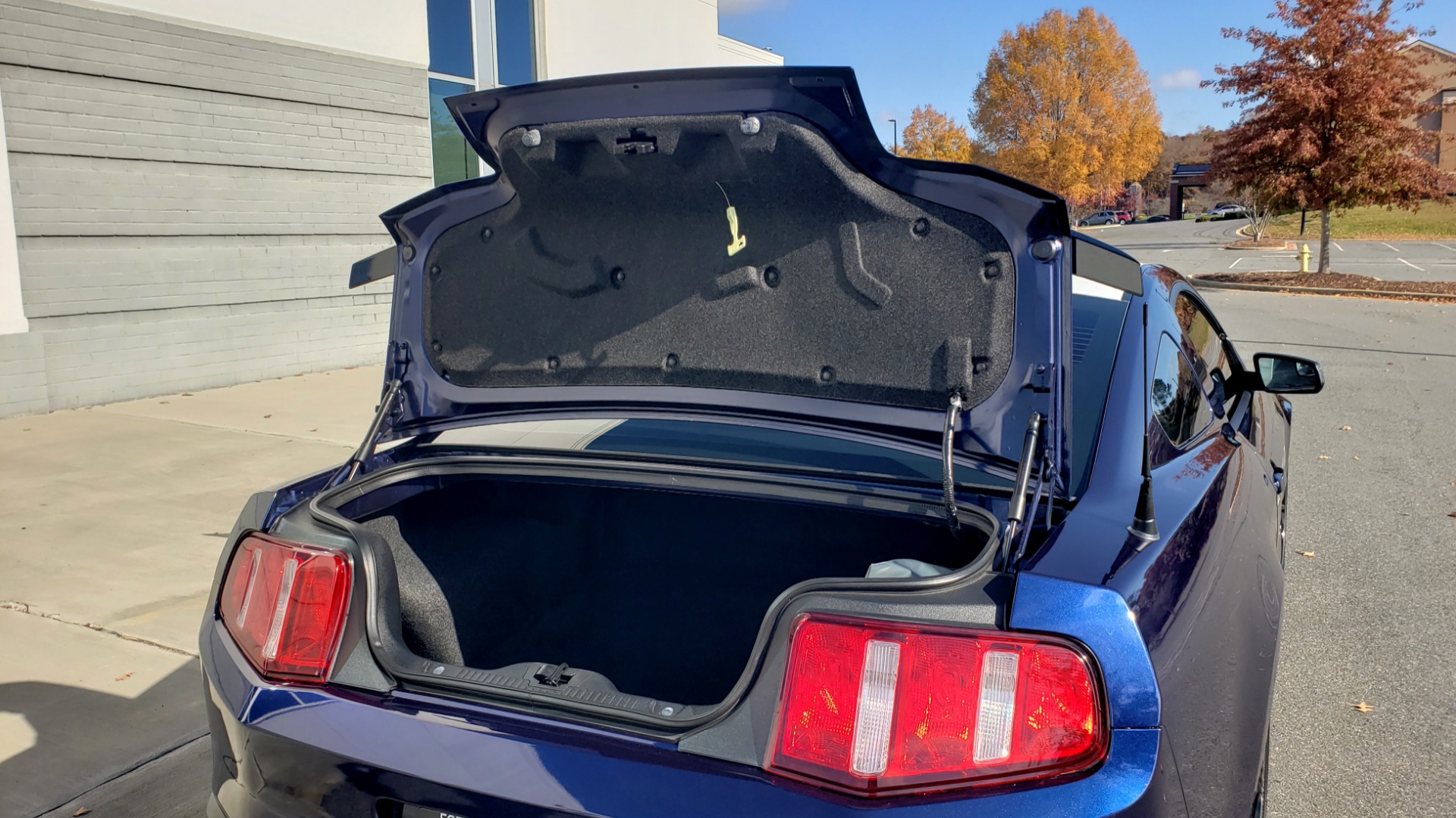 Used 2012 Ford MUSTANG BOSS 302 COUPE / 5.0L / 6-SPD MAN / RECARO SEATS / 3.73 GEARS for sale Sold at Formula Imports in Charlotte NC 28227 23