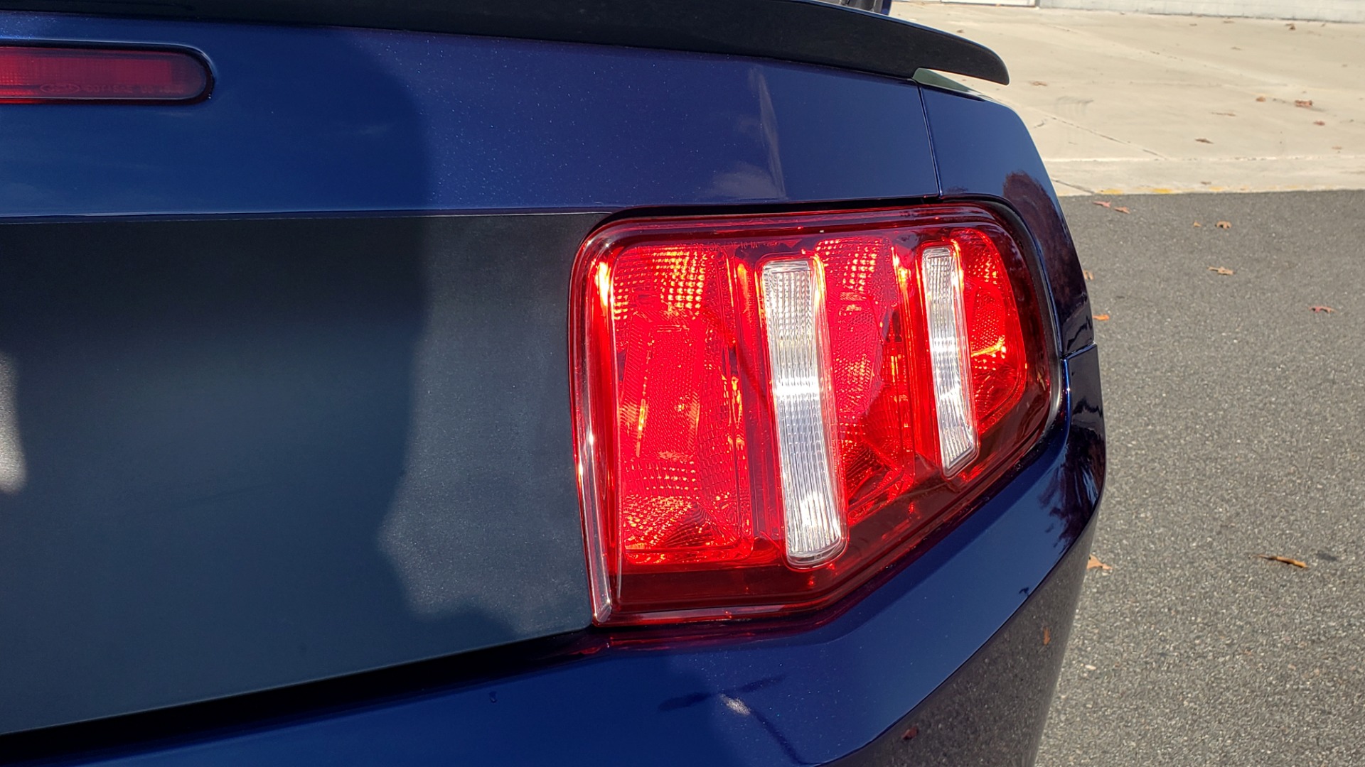 Used 2012 Ford MUSTANG BOSS 302 COUPE / 5.0L / 6-SPD MAN / RECARO SEATS / 3.73 GEARS for sale Sold at Formula Imports in Charlotte NC 28227 34