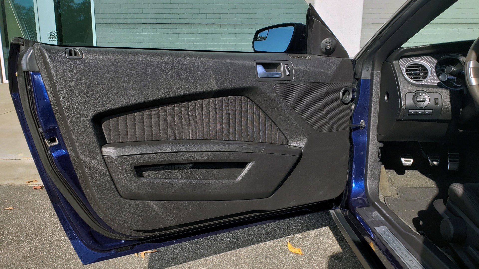 Used 2012 Ford MUSTANG BOSS 302 COUPE / 5.0L / 6-SPD MAN / RECARO SEATS / 3.73 GEARS for sale Sold at Formula Imports in Charlotte NC 28227 35