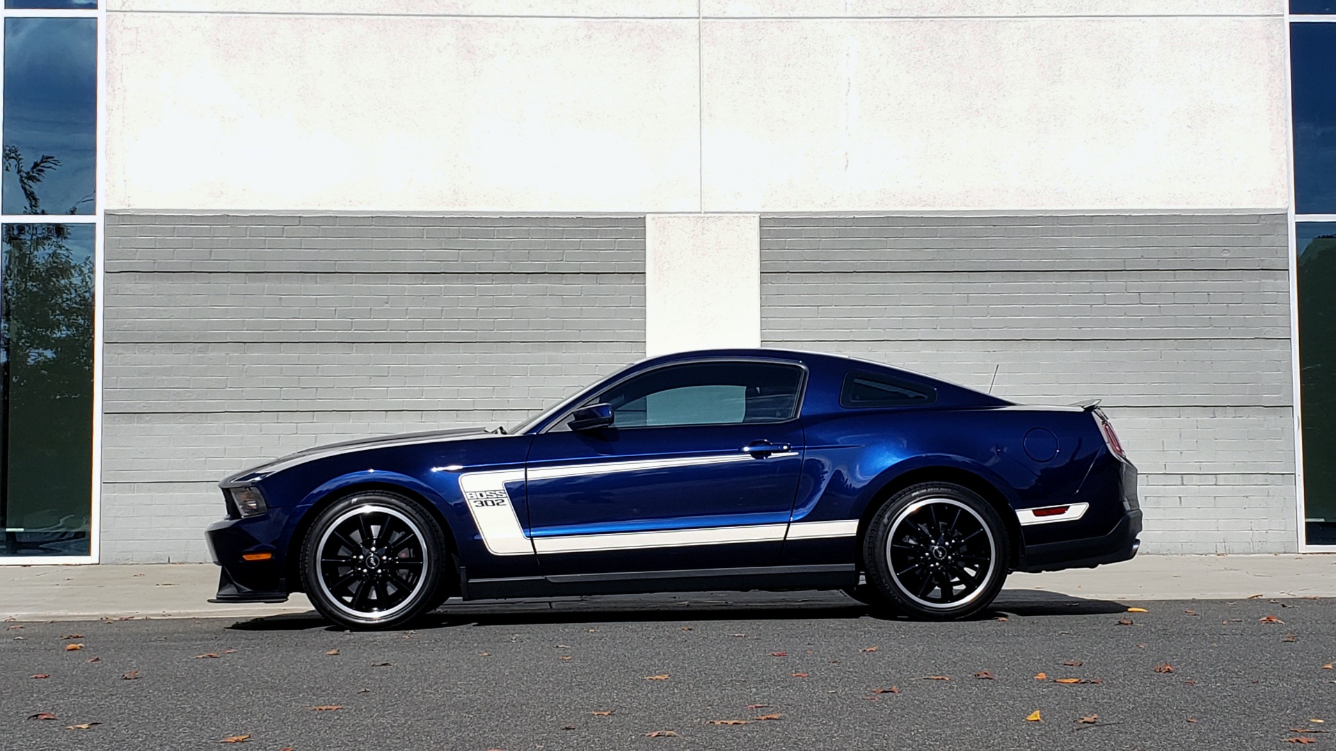 Used 2012 Ford MUSTANG BOSS 302 COUPE / 5.0L / 6-SPD MAN / RECARO SEATS / 3.73 GEARS for sale Sold at Formula Imports in Charlotte NC 28227 4