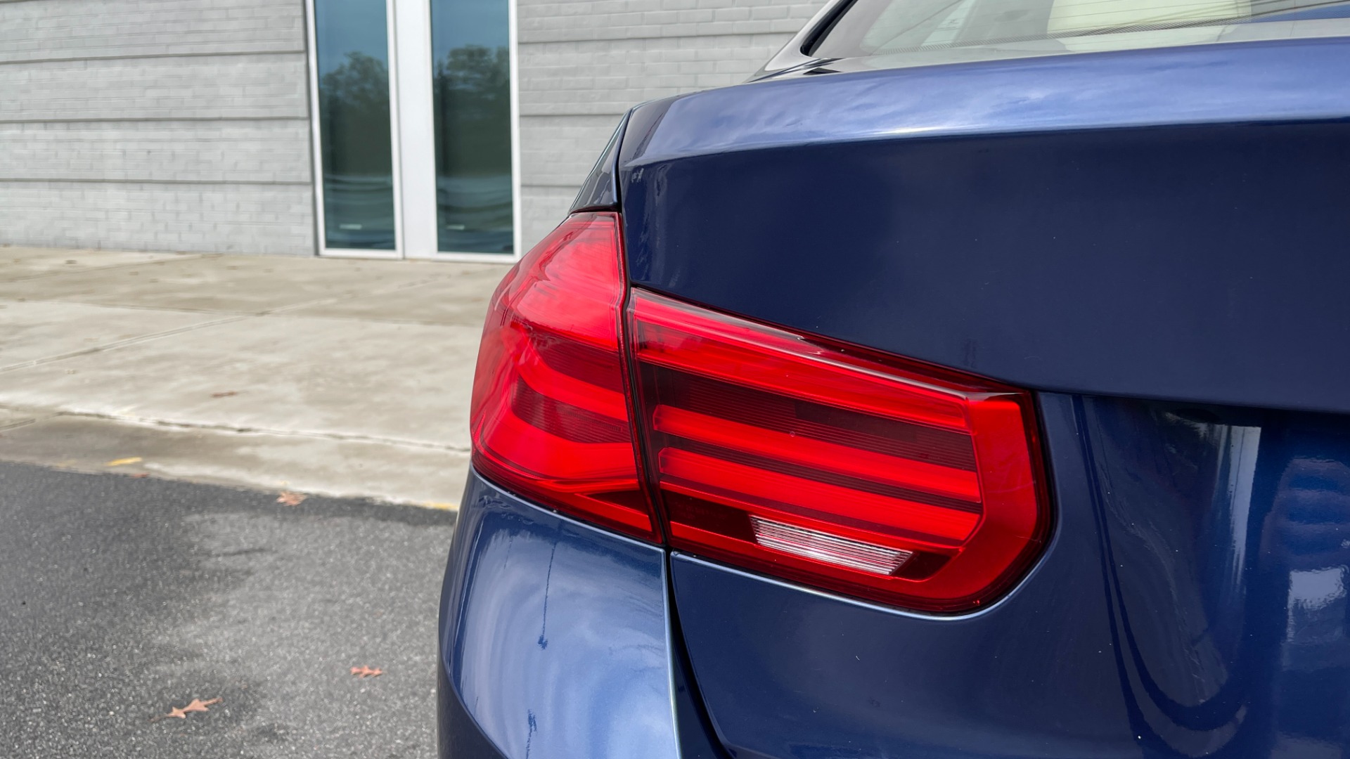 Used 2016 BMW 3 SERIES 328I PREMIUM 2.0L SEDAN / NAV / HTD STS / SUNROOF / SAT RADIO / 17IN WHEELS for sale Sold at Formula Imports in Charlotte NC 28227 28