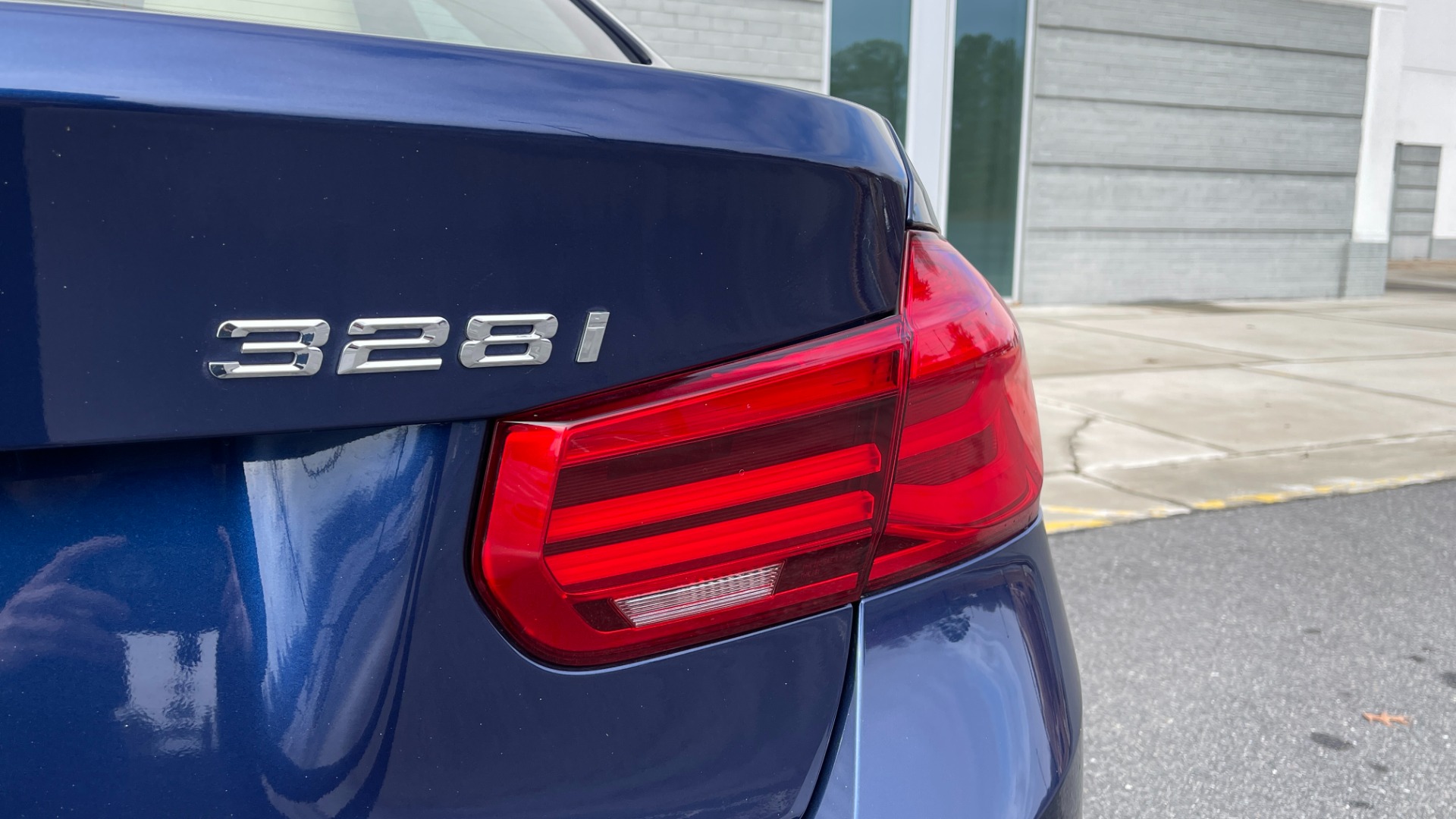 Used 2016 BMW 3 SERIES 328I PREMIUM 2.0L SEDAN / NAV / HTD STS / SUNROOF / SAT RADIO / 17IN WHEELS for sale Sold at Formula Imports in Charlotte NC 28227 29