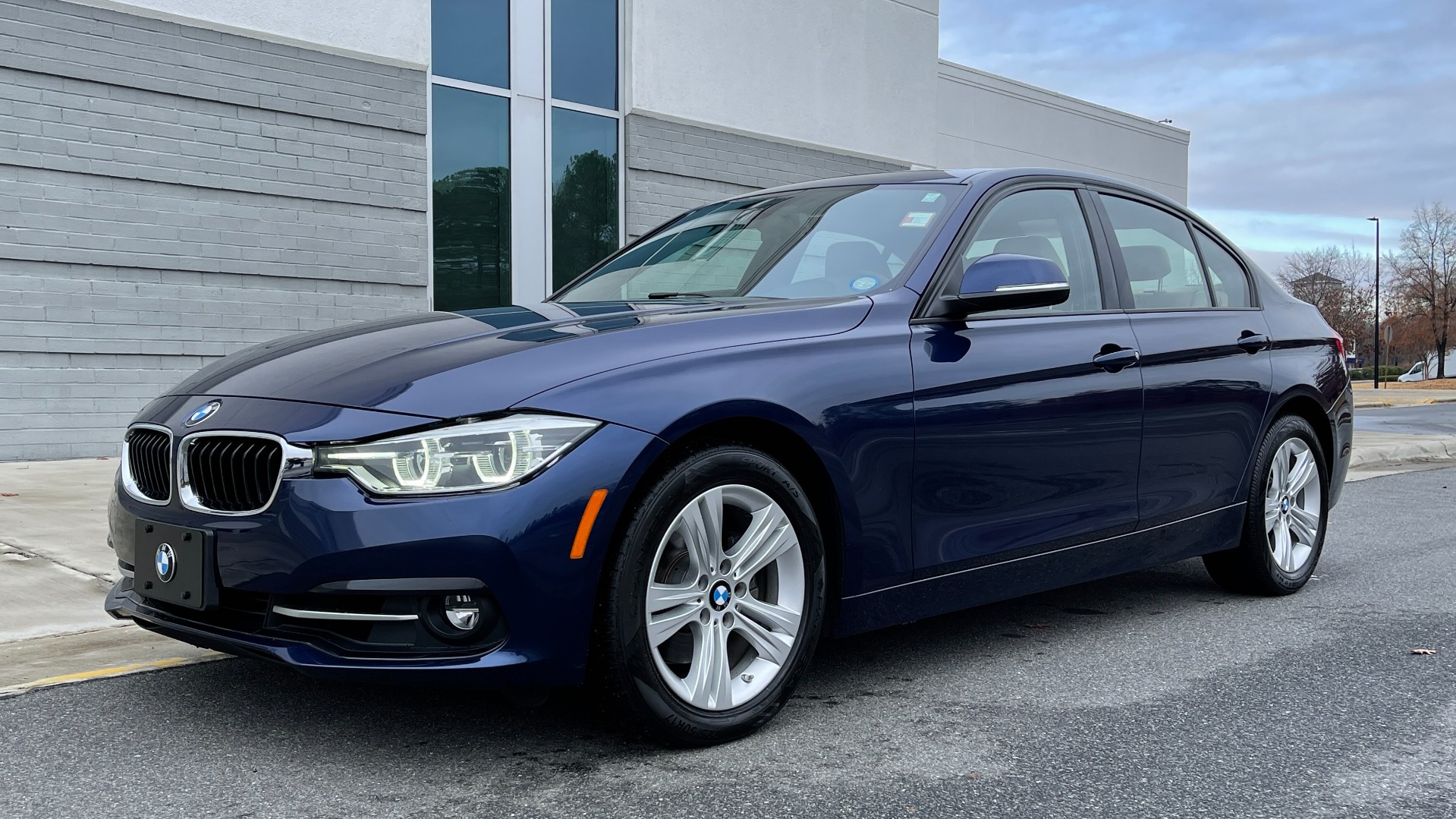 Used 2016 BMW 3 SERIES 328I PREMIUM 2.0L SEDAN / NAV / HTD STS / SUNROOF / SAT RADIO / 17IN WHEELS for sale Sold at Formula Imports in Charlotte NC 28227 3