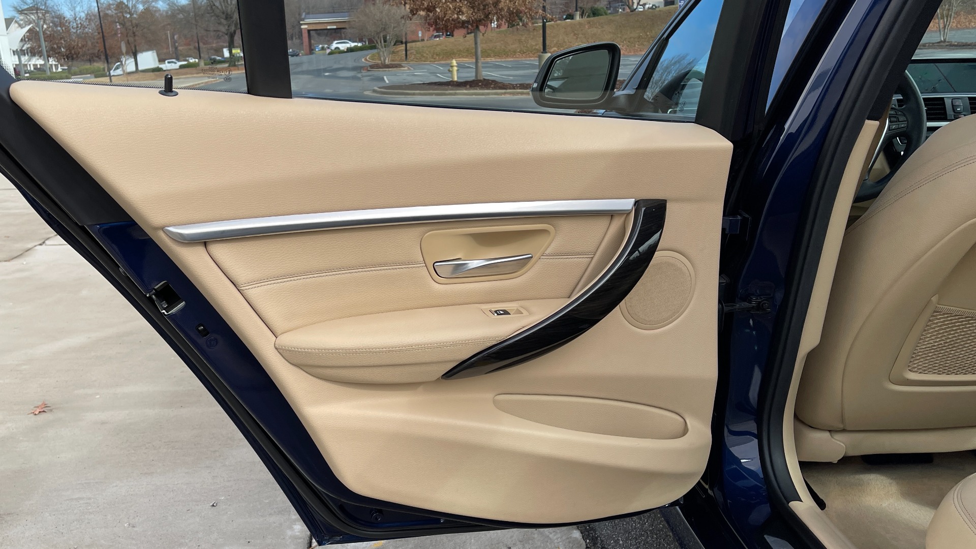 Used 2016 BMW 3 SERIES 328I PREMIUM 2.0L SEDAN / NAV / HTD STS / SUNROOF / SAT RADIO / 17IN WHEELS for sale Sold at Formula Imports in Charlotte NC 28227 53