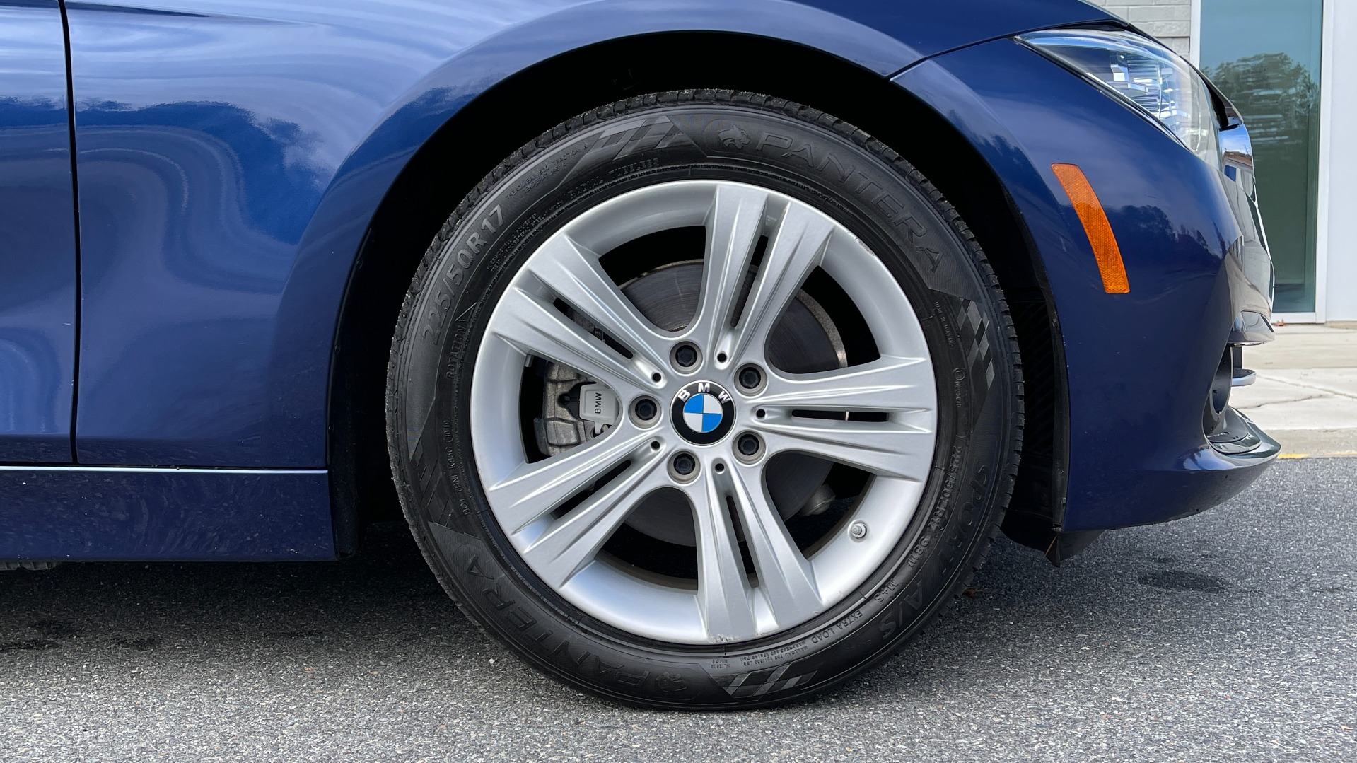 Used 2016 BMW 3 SERIES 328I PREMIUM 2.0L SEDAN / NAV / HTD STS / SUNROOF / SAT RADIO / 17IN WHEELS for sale Sold at Formula Imports in Charlotte NC 28227 72