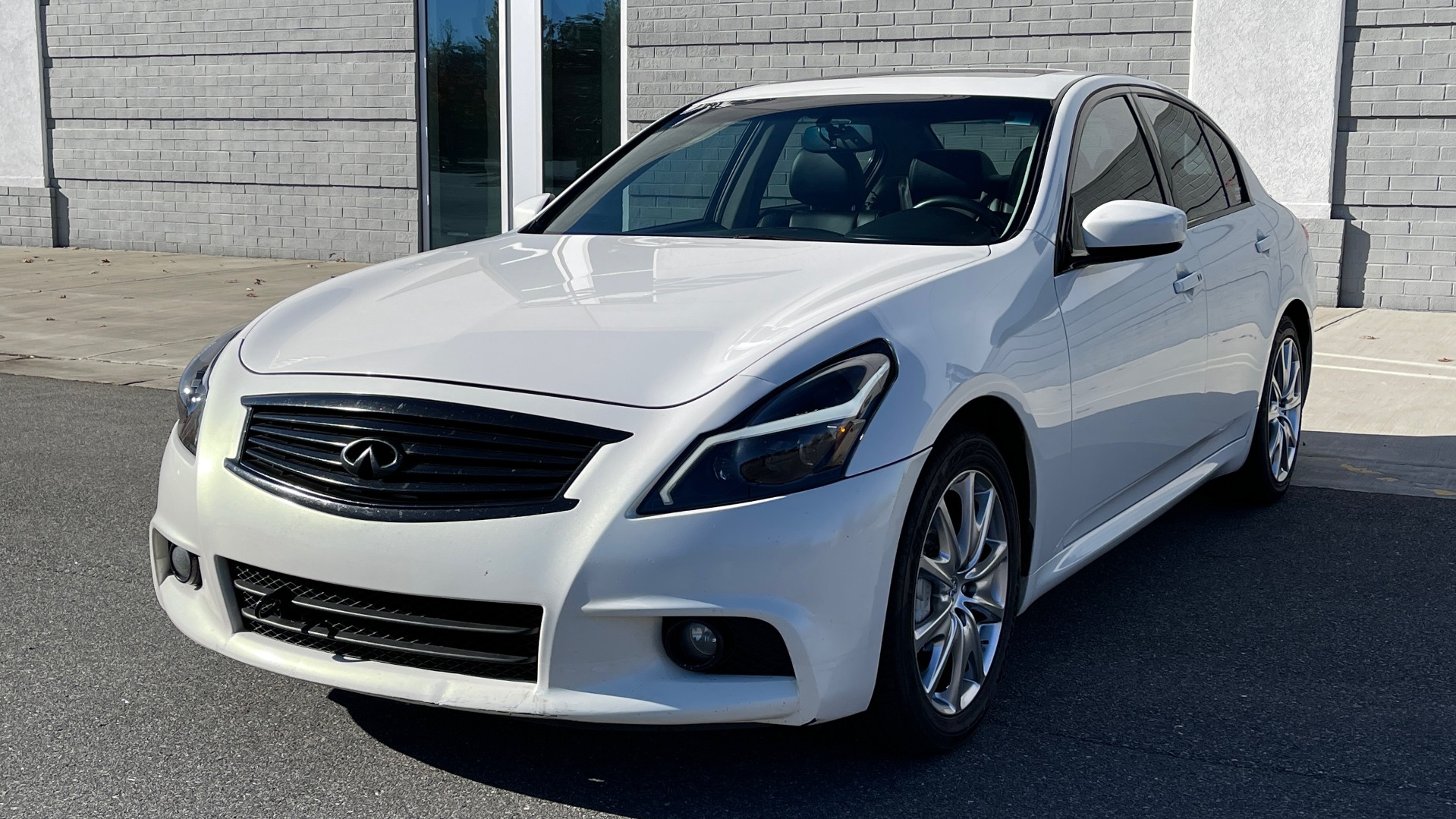 Used 2012 INFINITI G37 SEDAN JOURNEY RWD / 3.7L / 7-SPD AUTO / PREMIUM / SPORT / NAV for sale Sold at Formula Imports in Charlotte NC 28227 2