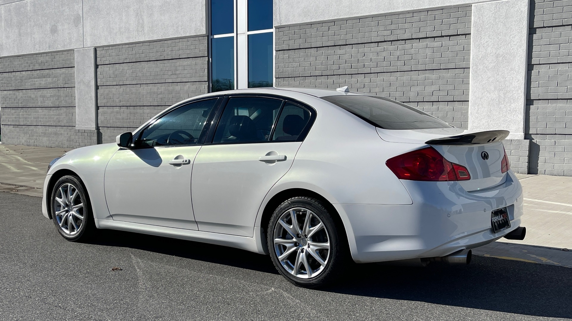 Used 2012 INFINITI G37 SEDAN JOURNEY RWD / 3.7L / 7-SPD AUTO / PREMIUM / SPORT / NAV for sale $14,999 at Formula Imports in Charlotte NC 28227 6