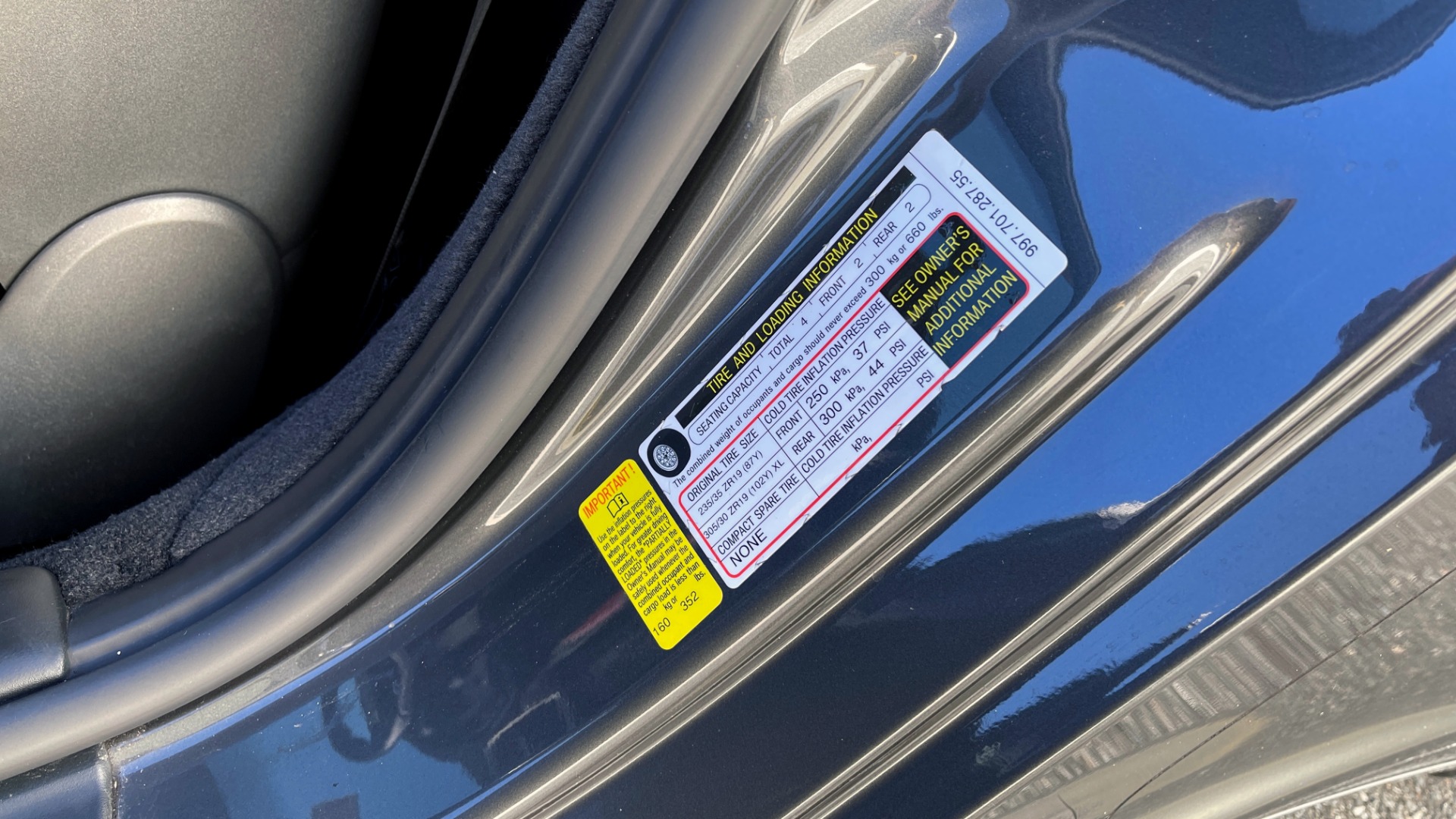 Used 2007 Porsche 911 CARRERA 4S / 3.8L H6 / 6-SPD MANUAL / HTD STS / SPORT CHRONO / BODY KIT for sale Sold at Formula Imports in Charlotte NC 28227 71