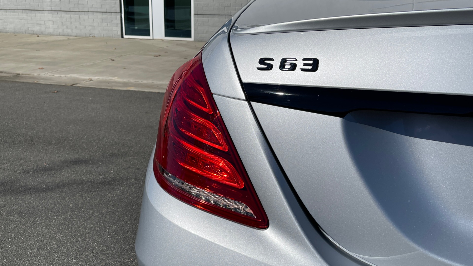 Used 2016 Mercedes-Benz S-CLASS AMG S 63 / EXCLUSIVE TRIM PKG / NIGHT VIEW / DRVR ASST / HUD / BURMESTER for sale Sold at Formula Imports in Charlotte NC 28227 19